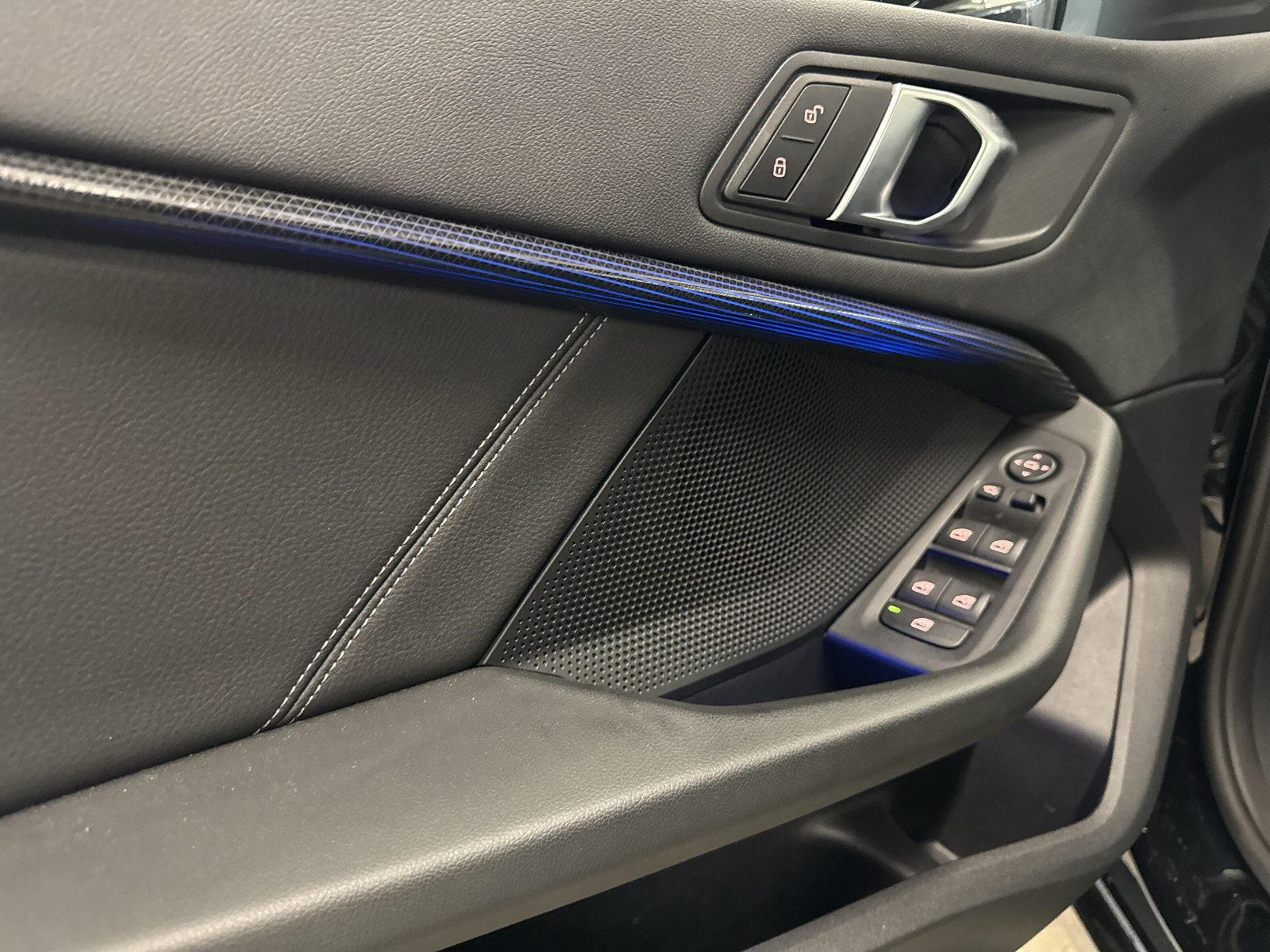 BMW 120d xDrive Steptronic Sport Line-image-16