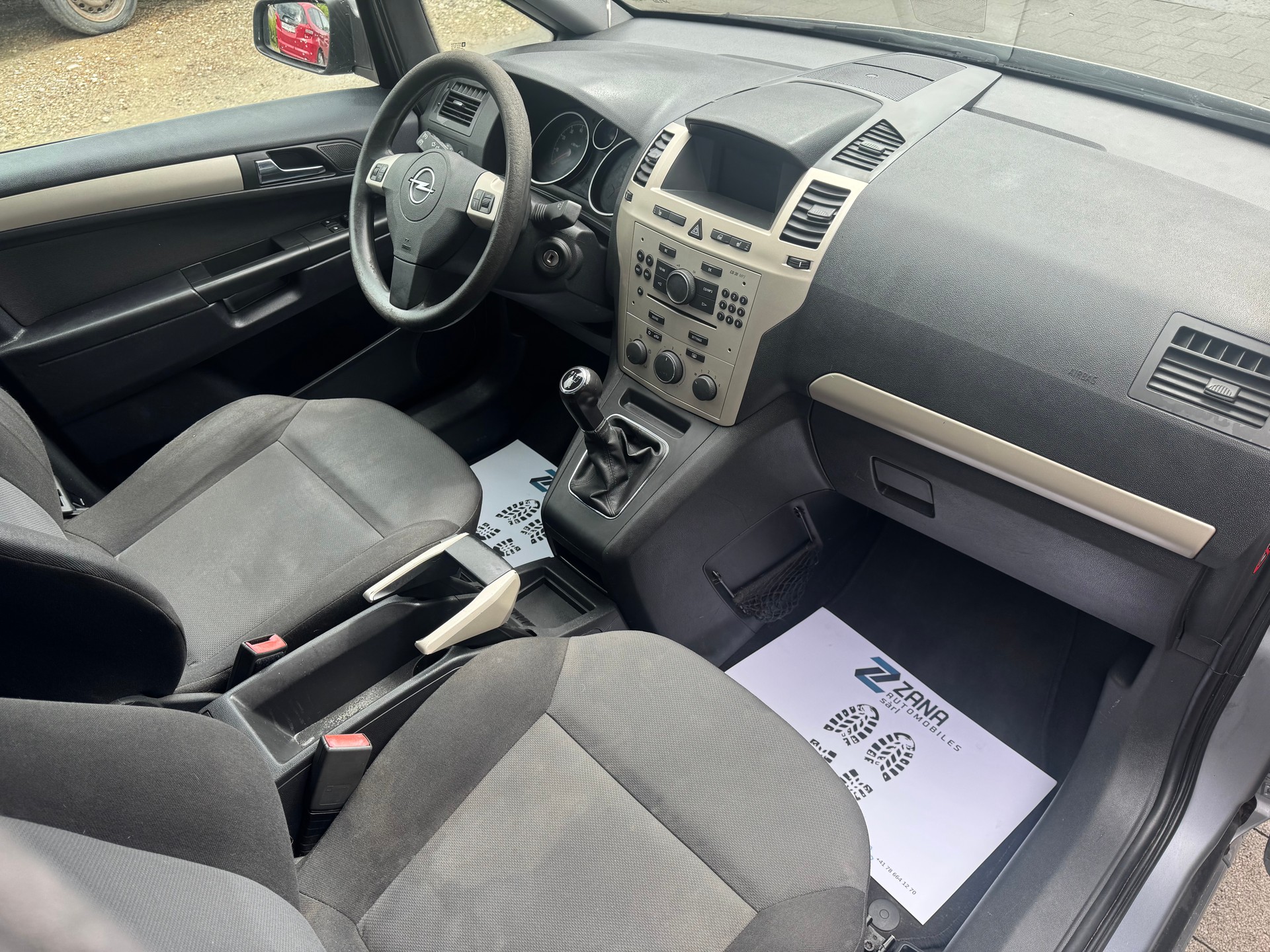 OPEL Zafira 1.8i 16V Cosmo-image-9