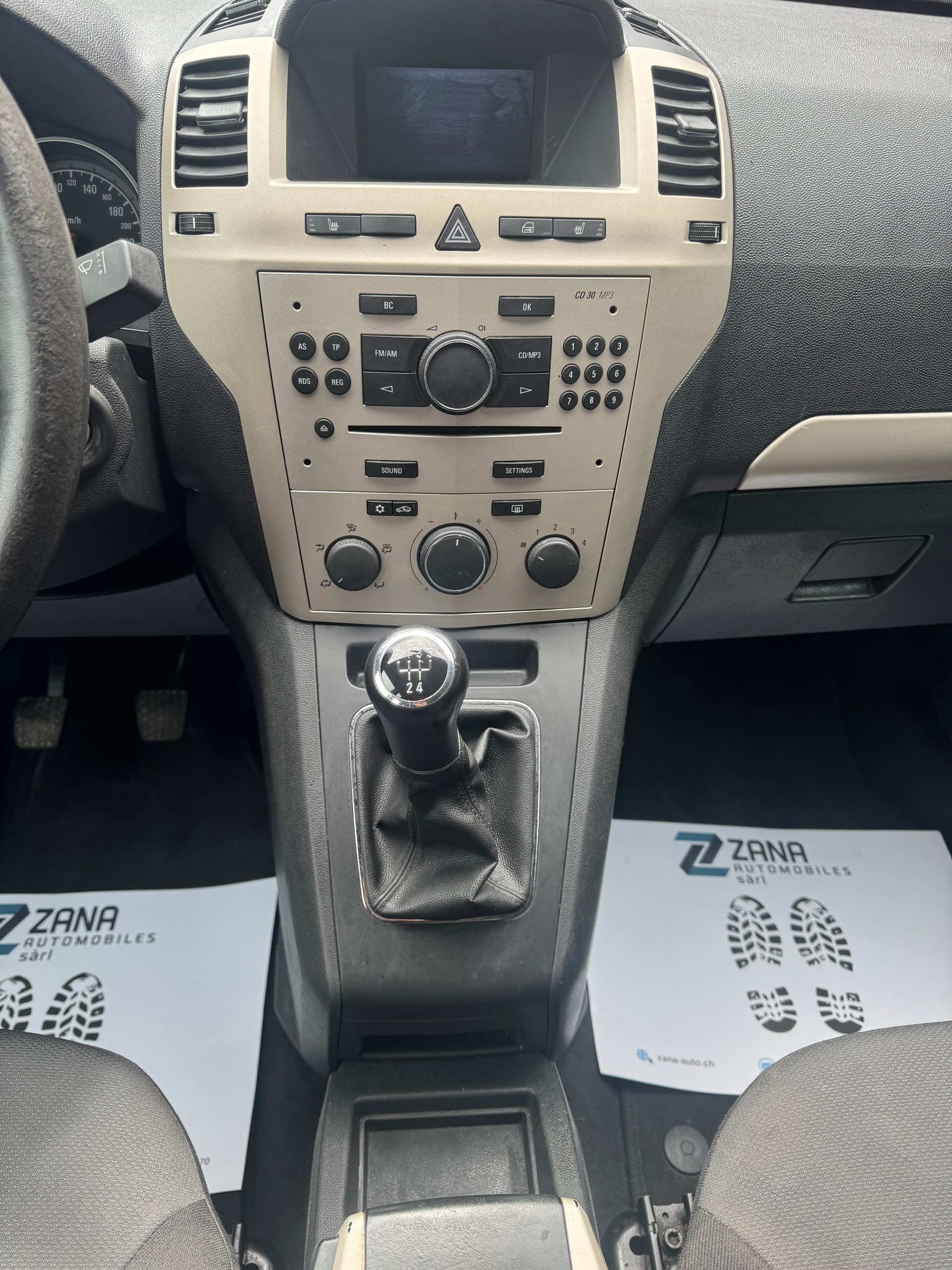 OPEL Zafira 1.8i 16V Cosmo-image-10