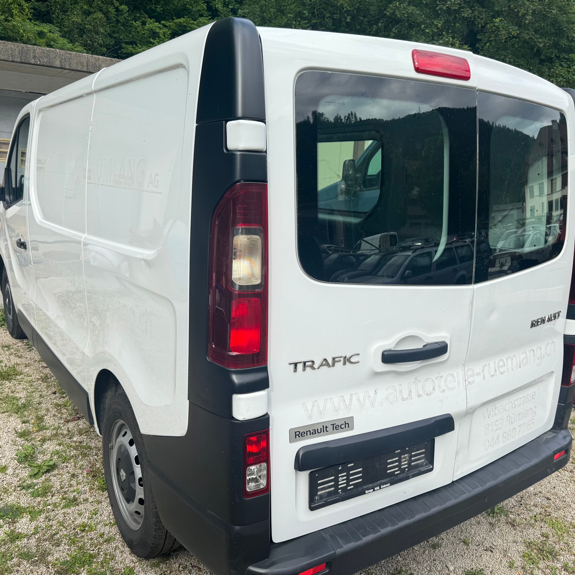 RENAULT Trafic 2.0 dCi120 2.8t Access L1H1-image-2
