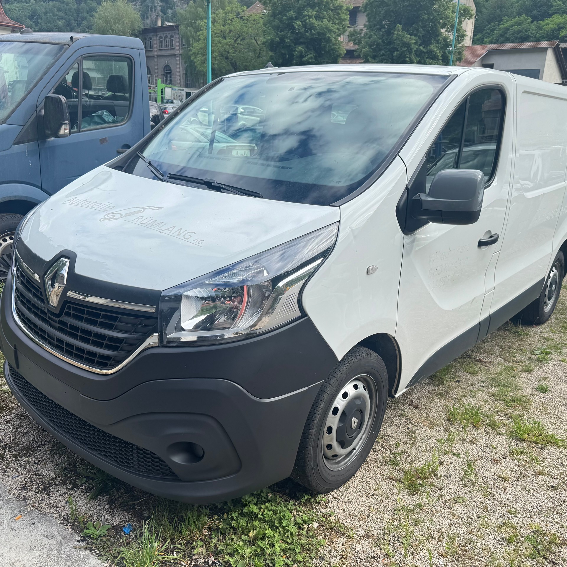 RENAULT Trafic 2.0 dCi120 2.8t Access L1H1-image-0