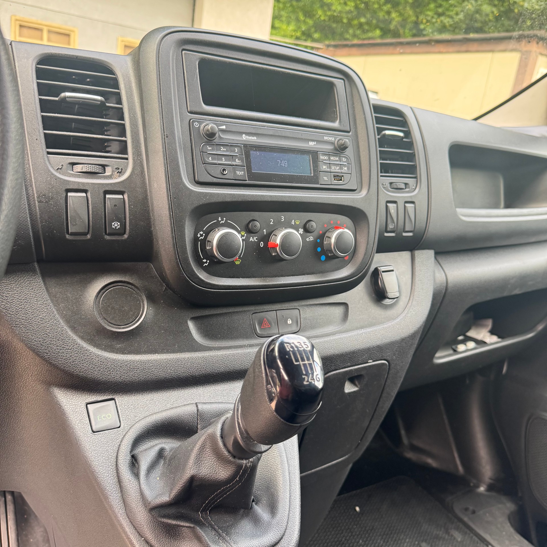 RENAULT Trafic 2.0 dCi120 2.8t Access L1H1-image-7