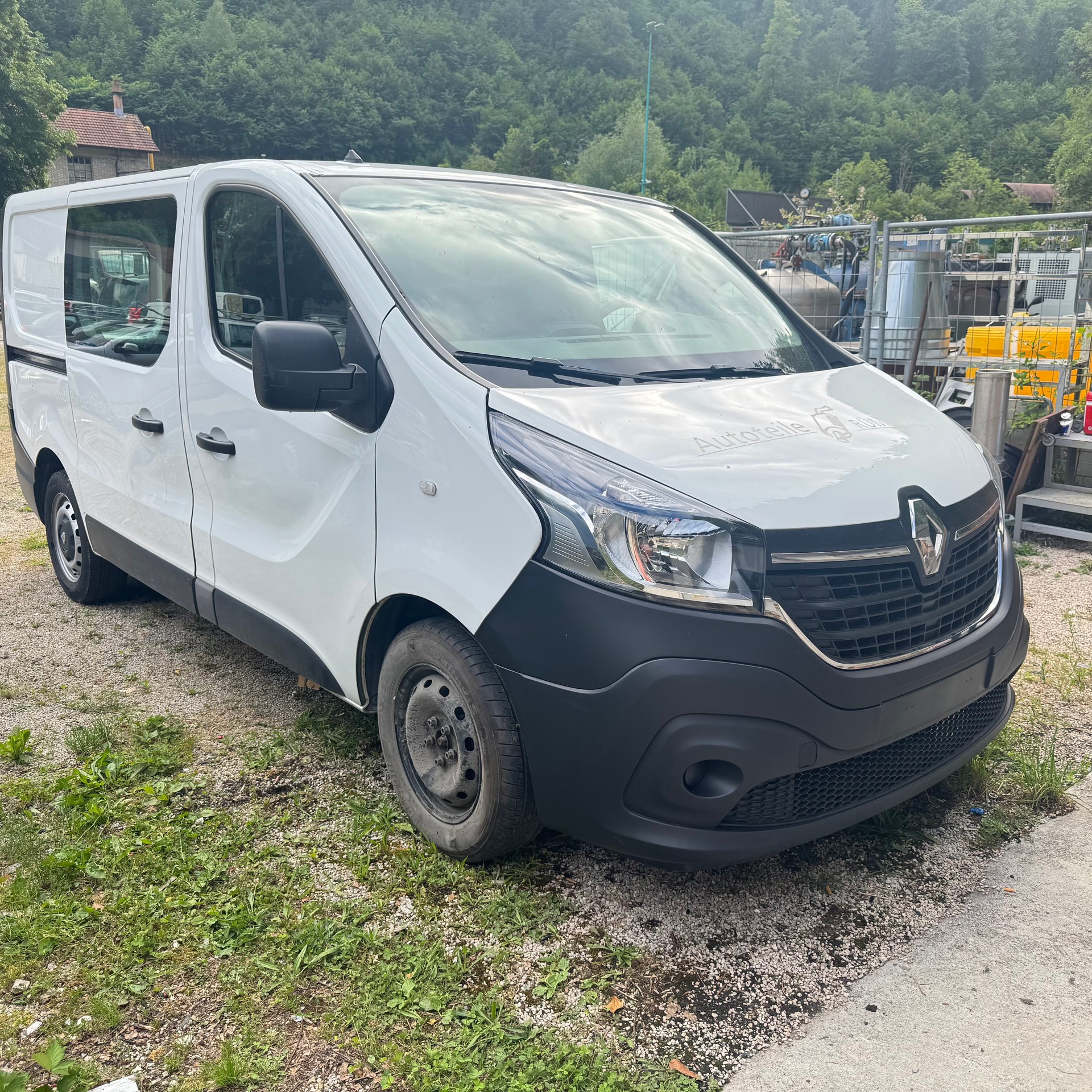RENAULT Trafic 2.0 dCi120 2.8t Access L1H1-image-1