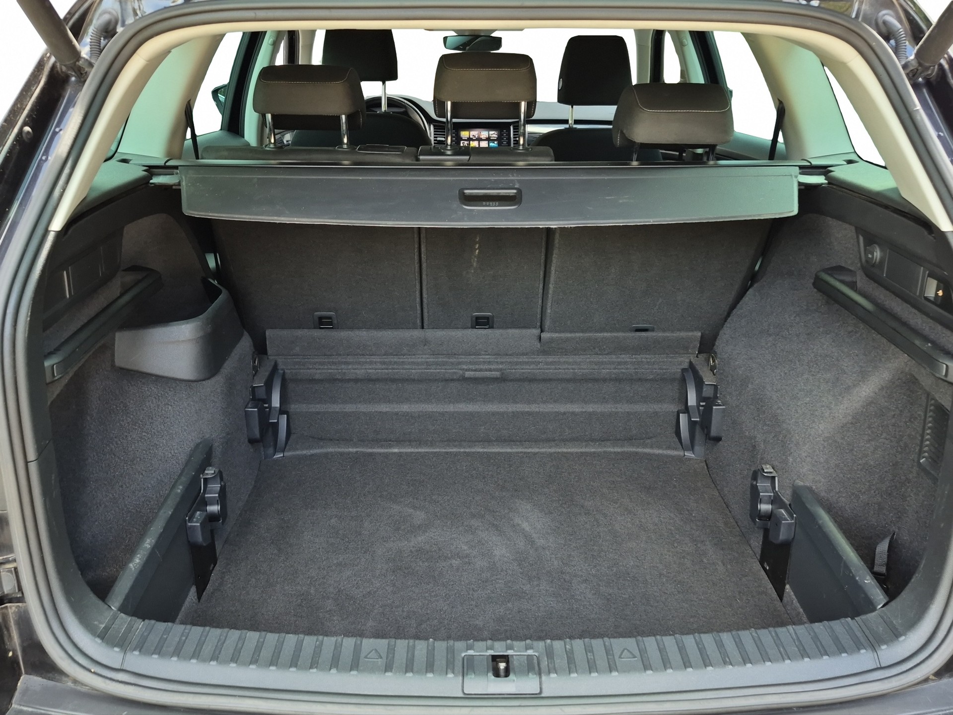 SKODA Kodiaq 2.0 TDI SCR Clever 4x4 DSG *Anhängerkupplung*-image-12