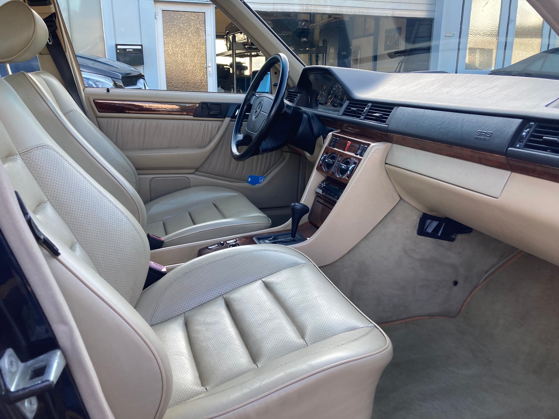 MERCEDES-BENZ 500 E Automatic *Veteran*-image-8