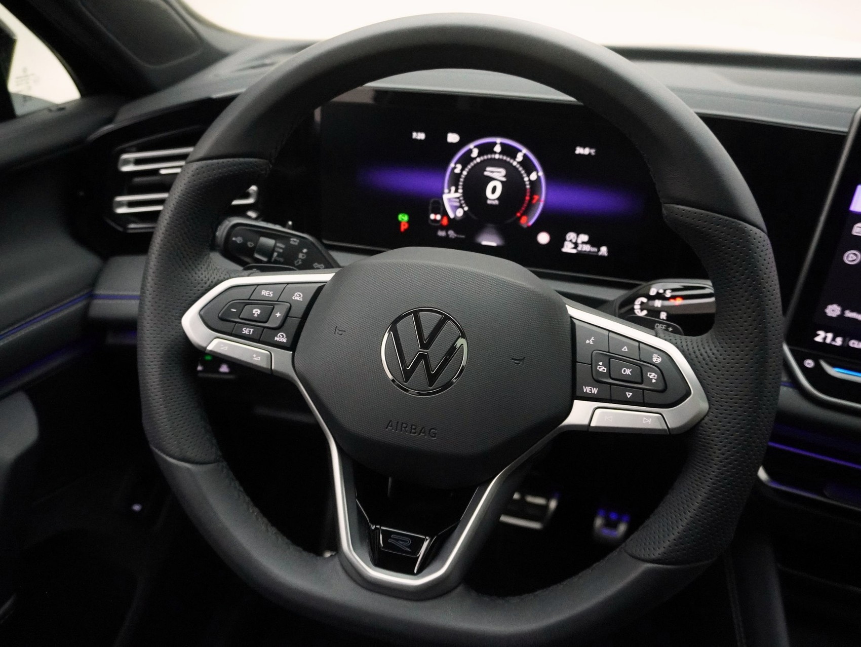 VW Tiguan 2.0 TSI DSG R-Line Black Style 4Motion (2025)-image-16