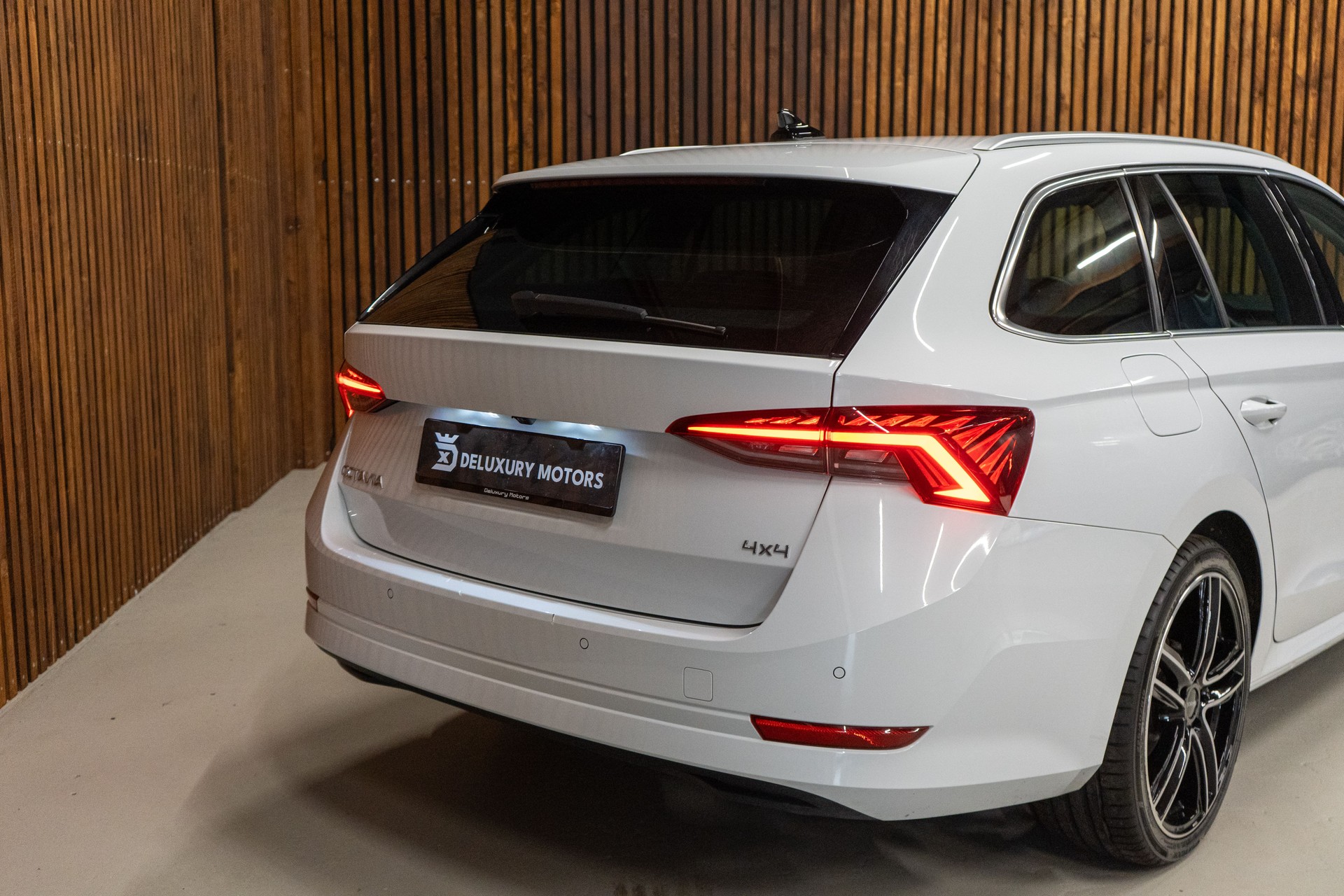 SKODA Octavia Combi 2.0 TDI Ambition 4x4 DSG-image-3