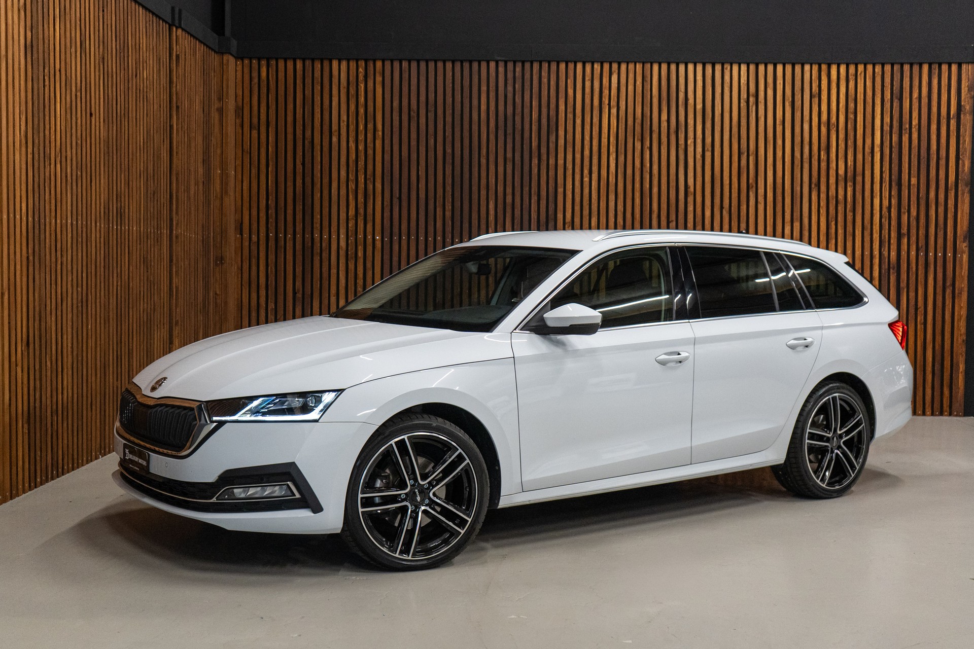 SKODA Octavia Combi 2.0 TDI Ambition 4x4 DSG-image-0