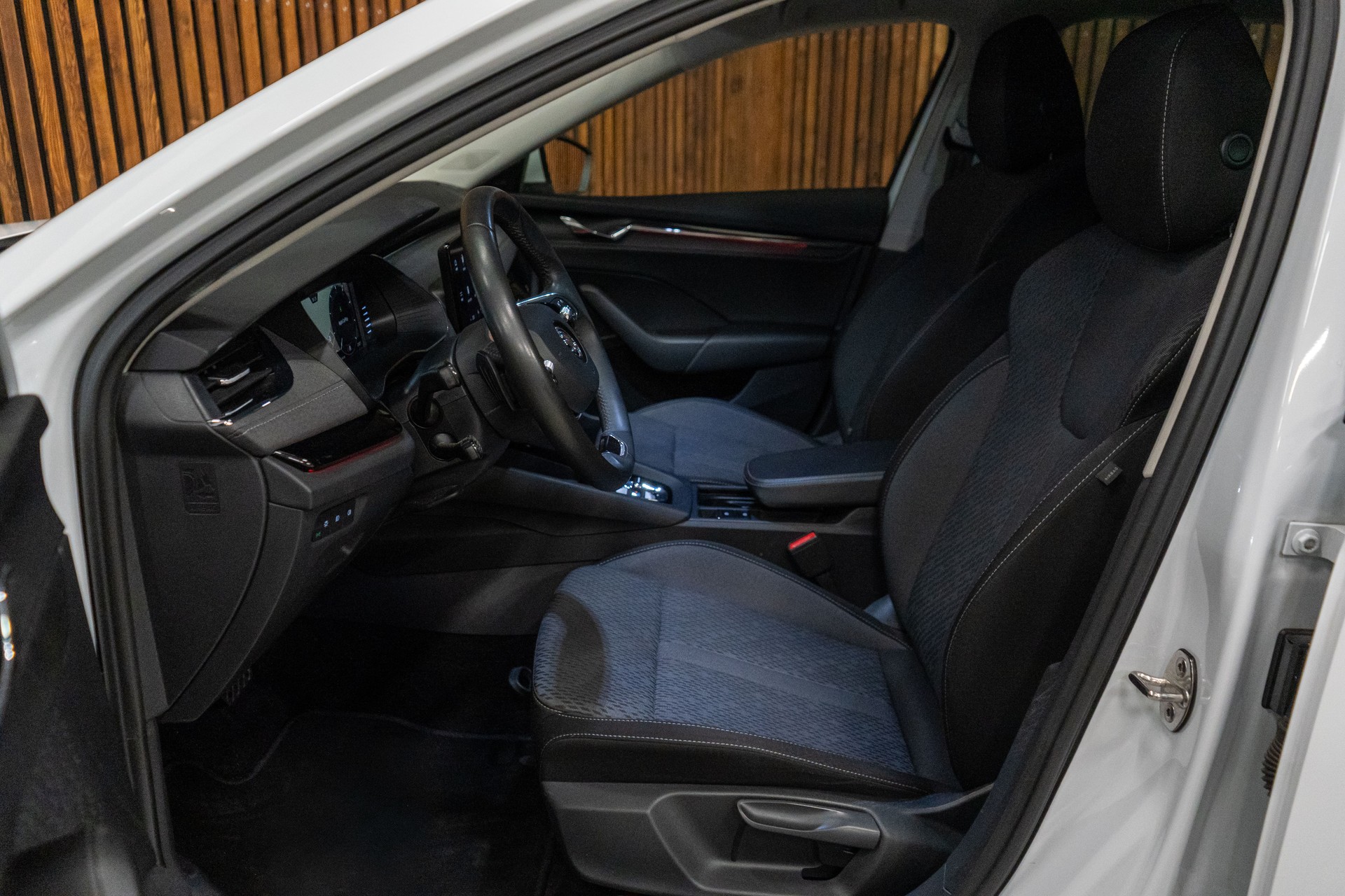 SKODA Octavia Combi 2.0 TDI Ambition 4x4 DSG-image-6