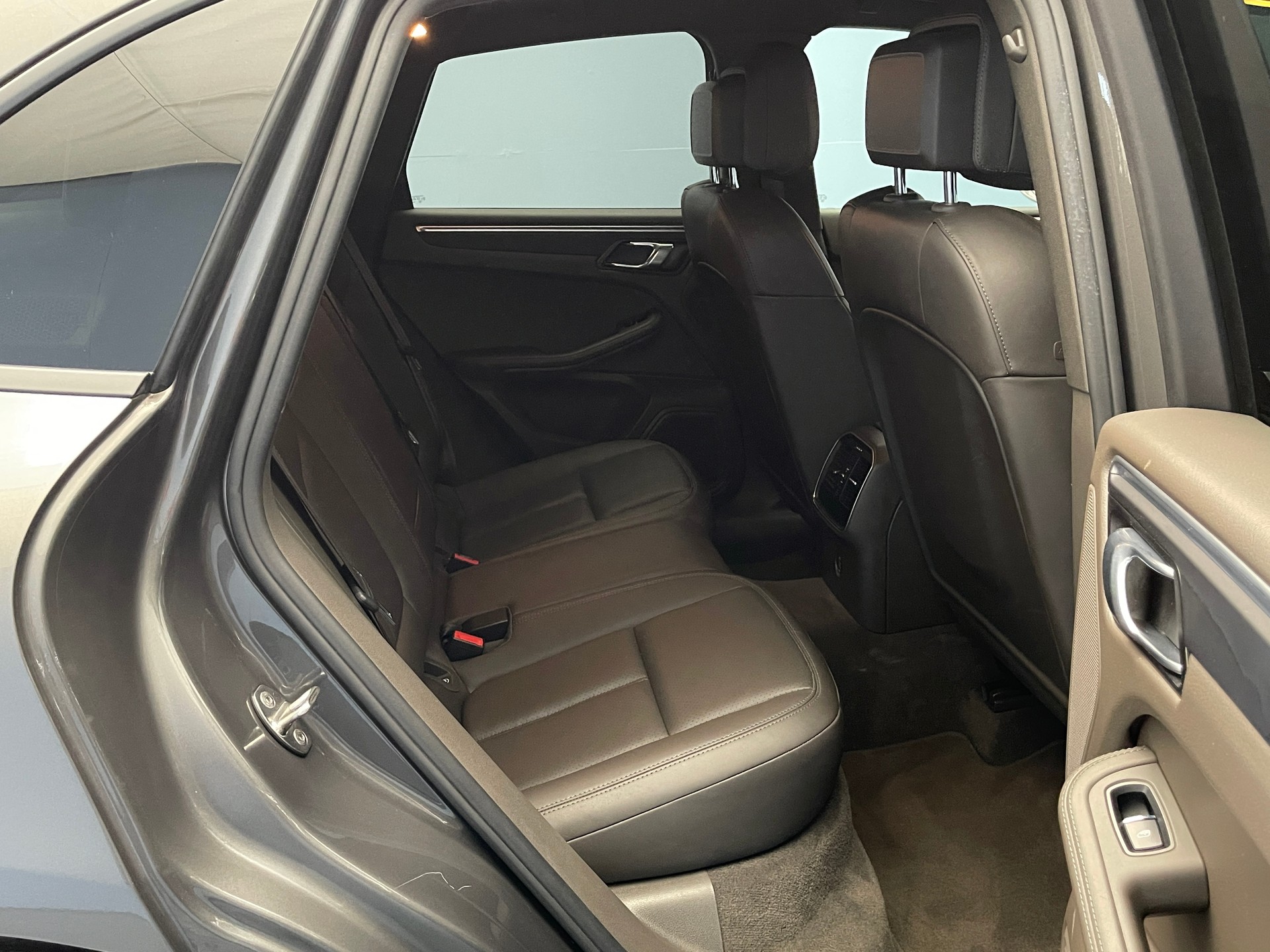 PORSCHE Macan 2.0-image-10