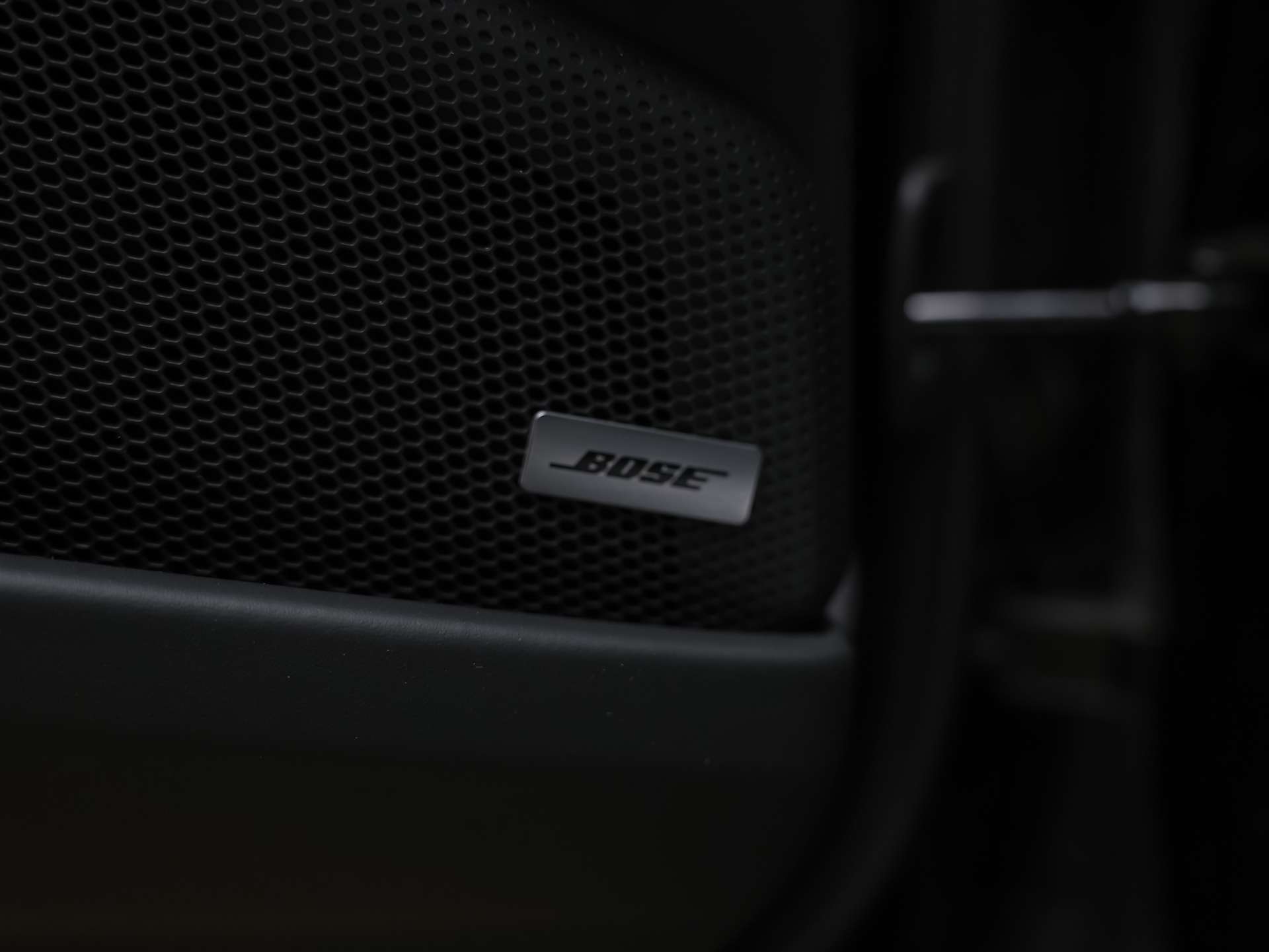 PORSCHE Panamera 2.9 V6 4 *22" Felgen*All Black*Head-Up*-image-24