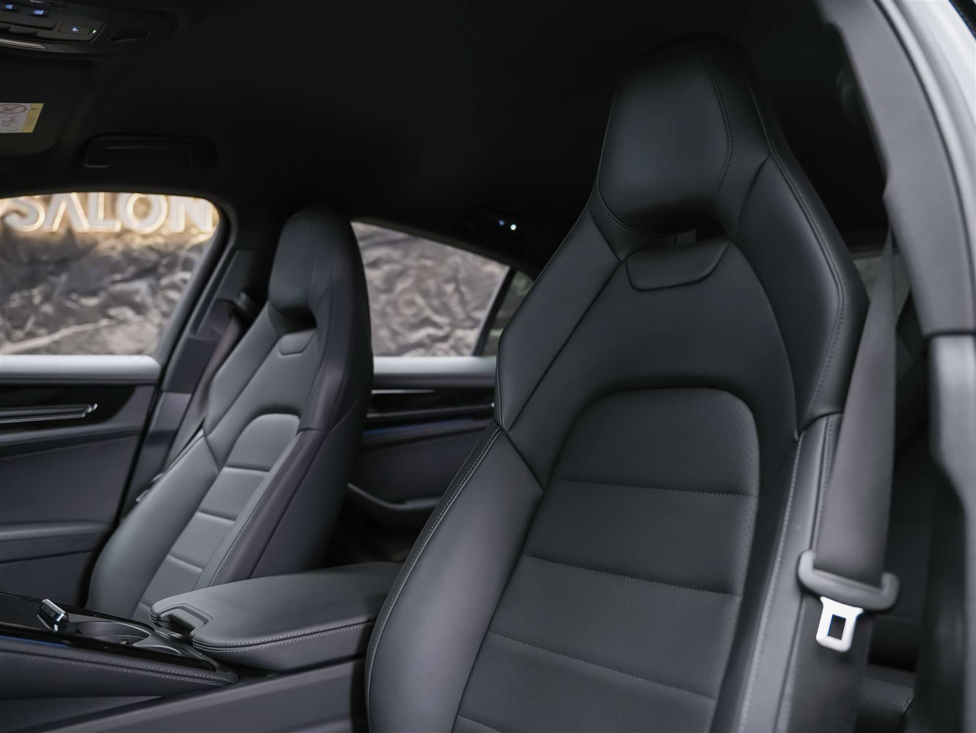 PORSCHE Panamera 2.9 V6 4 *22" Felgen*All Black*Head-Up*-image-10