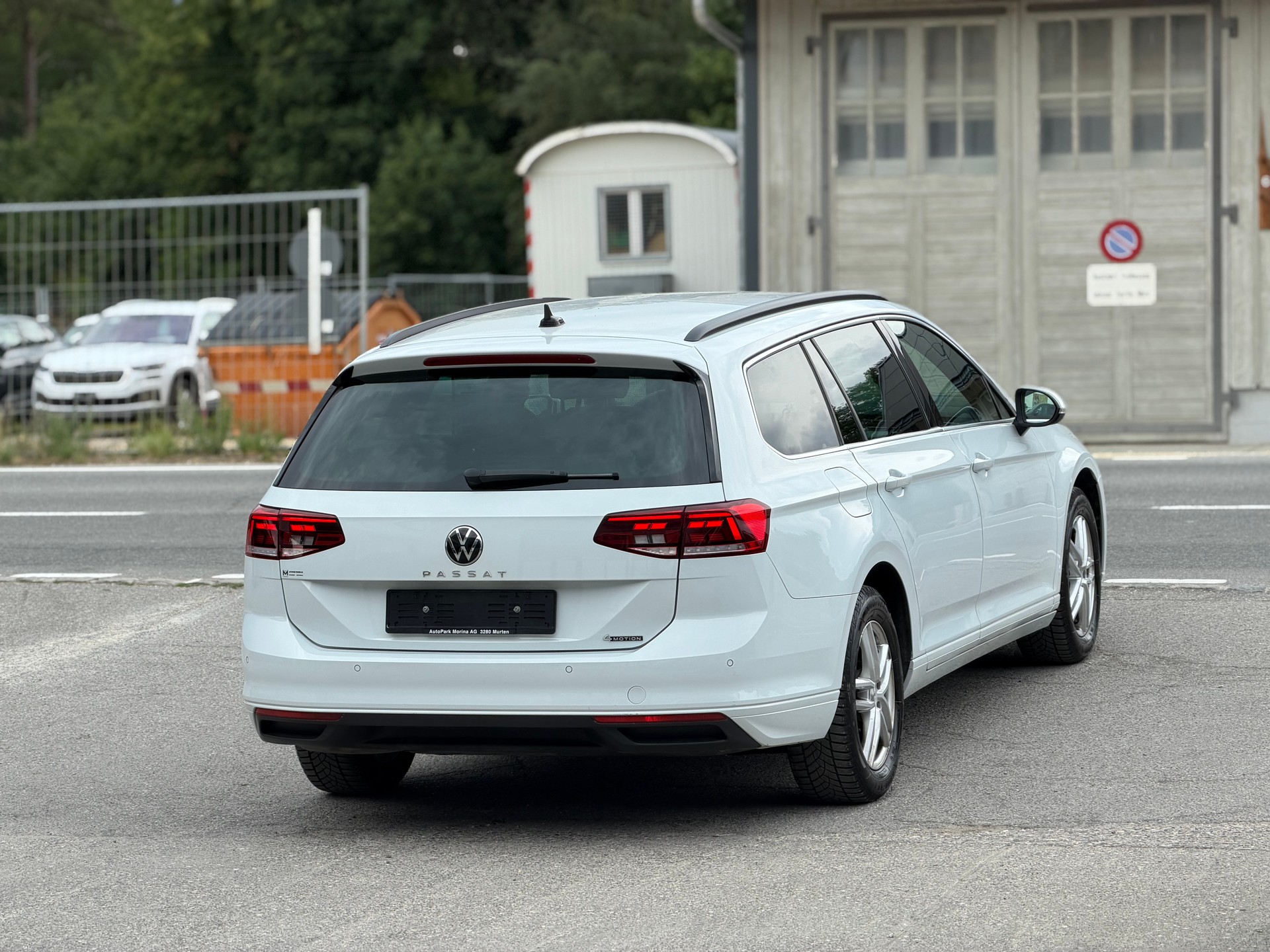 VW Passat 2.0 TDI BMT Business 4Motion DSG-image-4