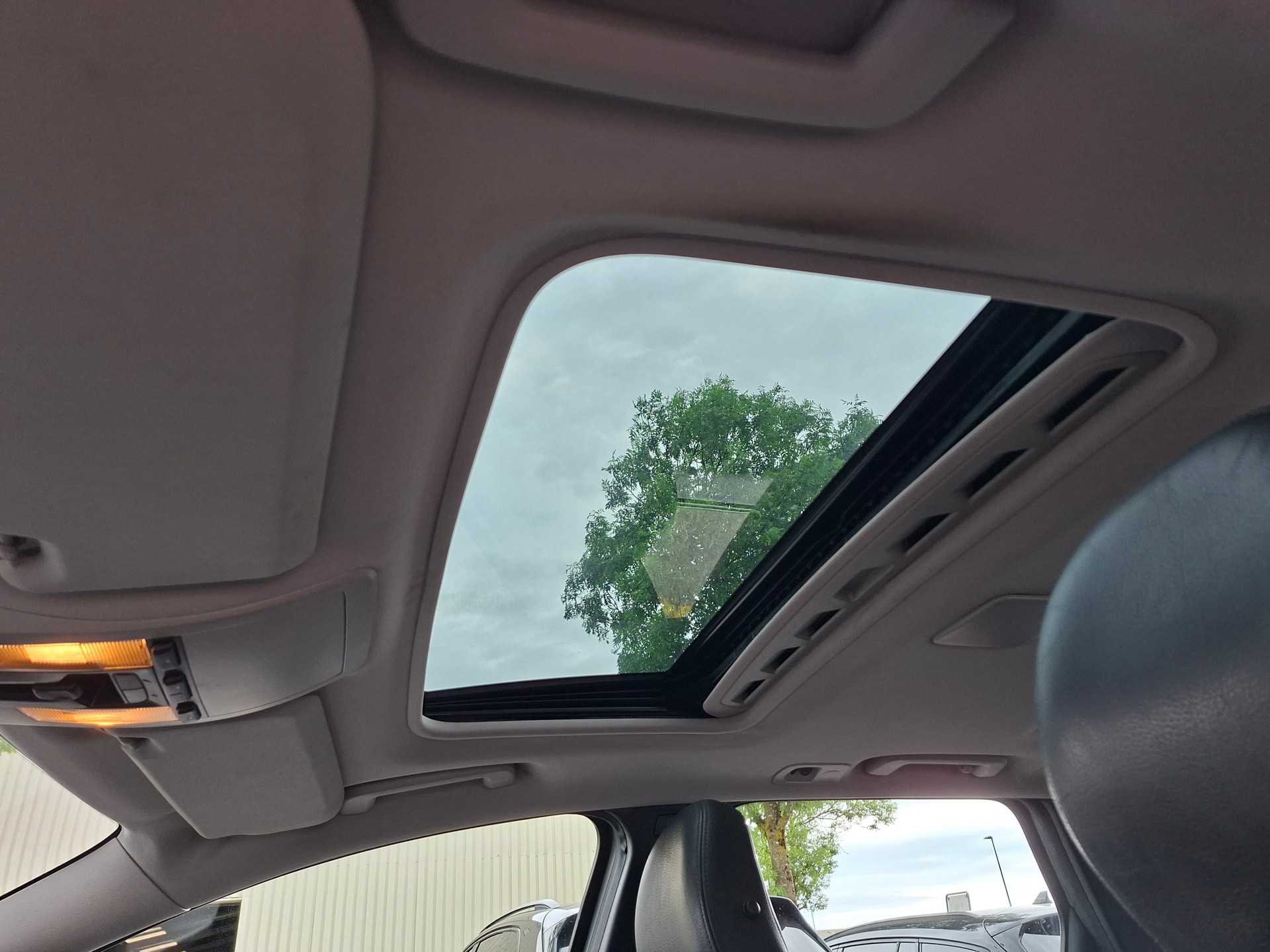 VOLVO V50 2.4I Summum-image-11