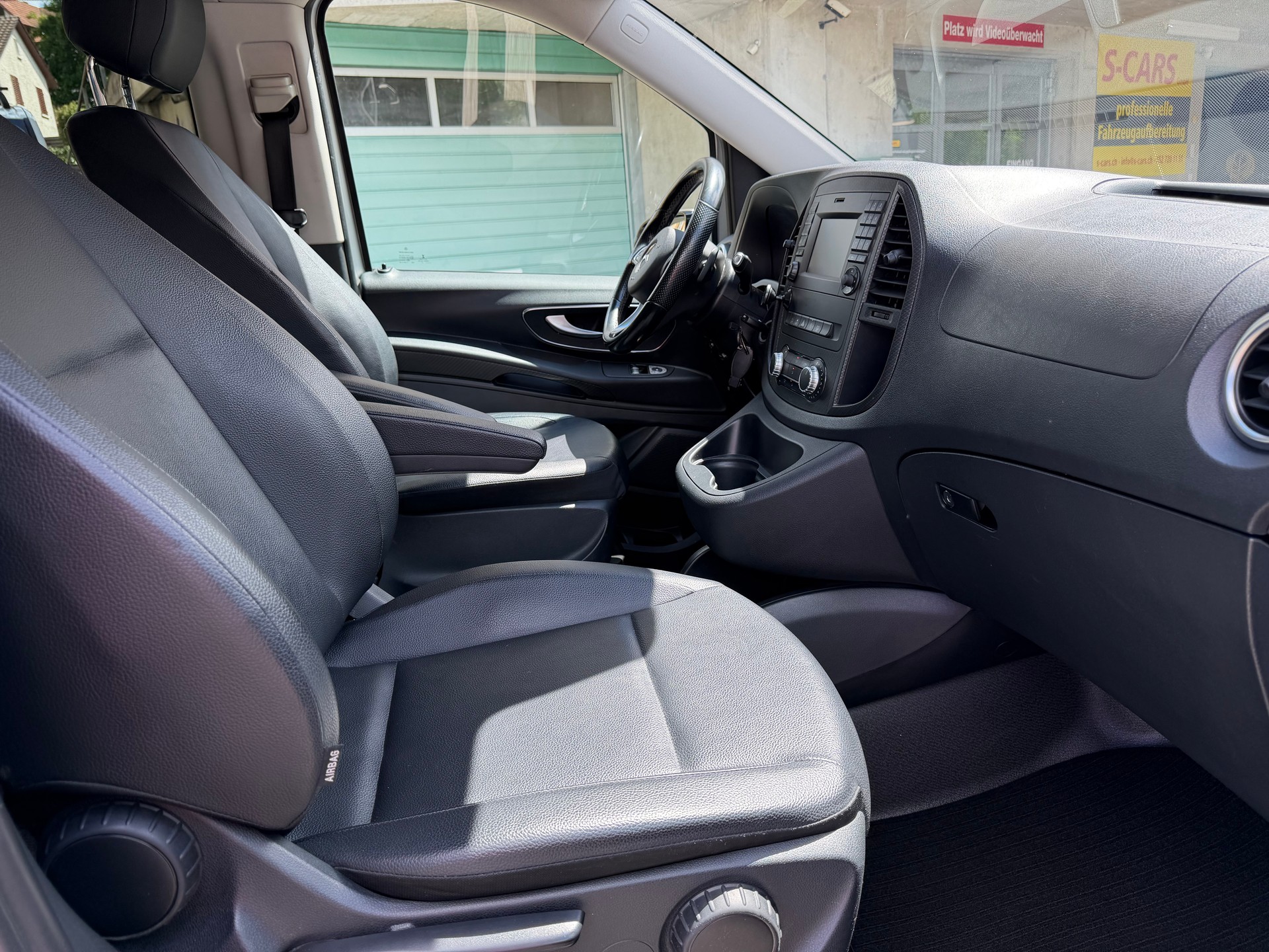 MERCEDES-BENZ Vito 119 BlueTEC Tourer Pro EL 7G-Tronic-image-13