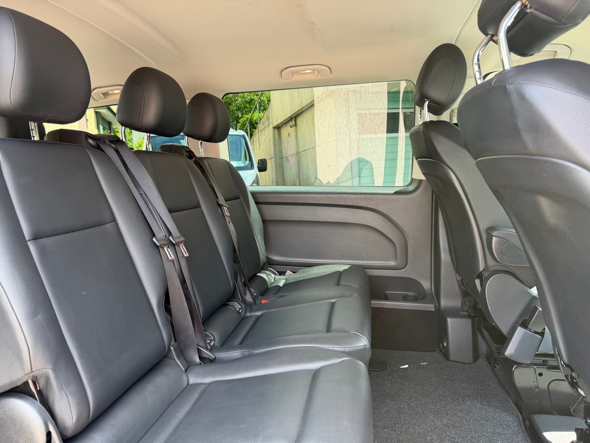MERCEDES-BENZ Vito 119 BlueTEC Tourer Pro EL 7G-Tronic-image-15