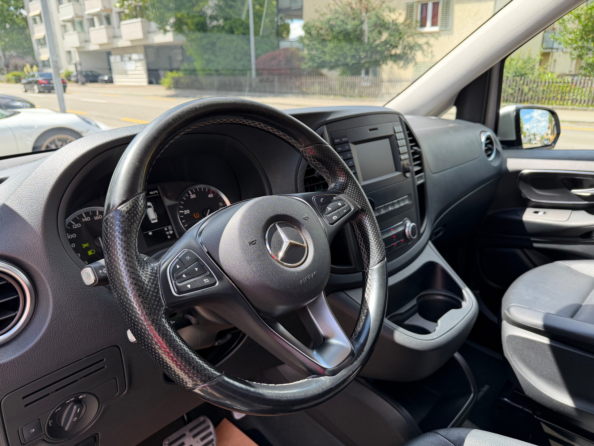MERCEDES-BENZ Vito 119 BlueTEC Tourer Pro EL 7G-Tronic-image-8