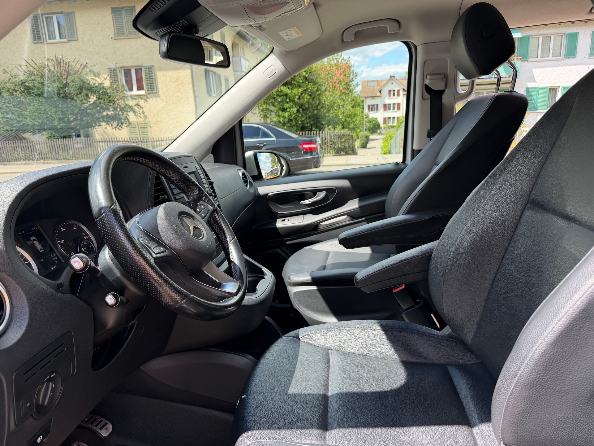 MERCEDES-BENZ Vito 119 BlueTEC Tourer Pro EL 7G-Tronic-image-12