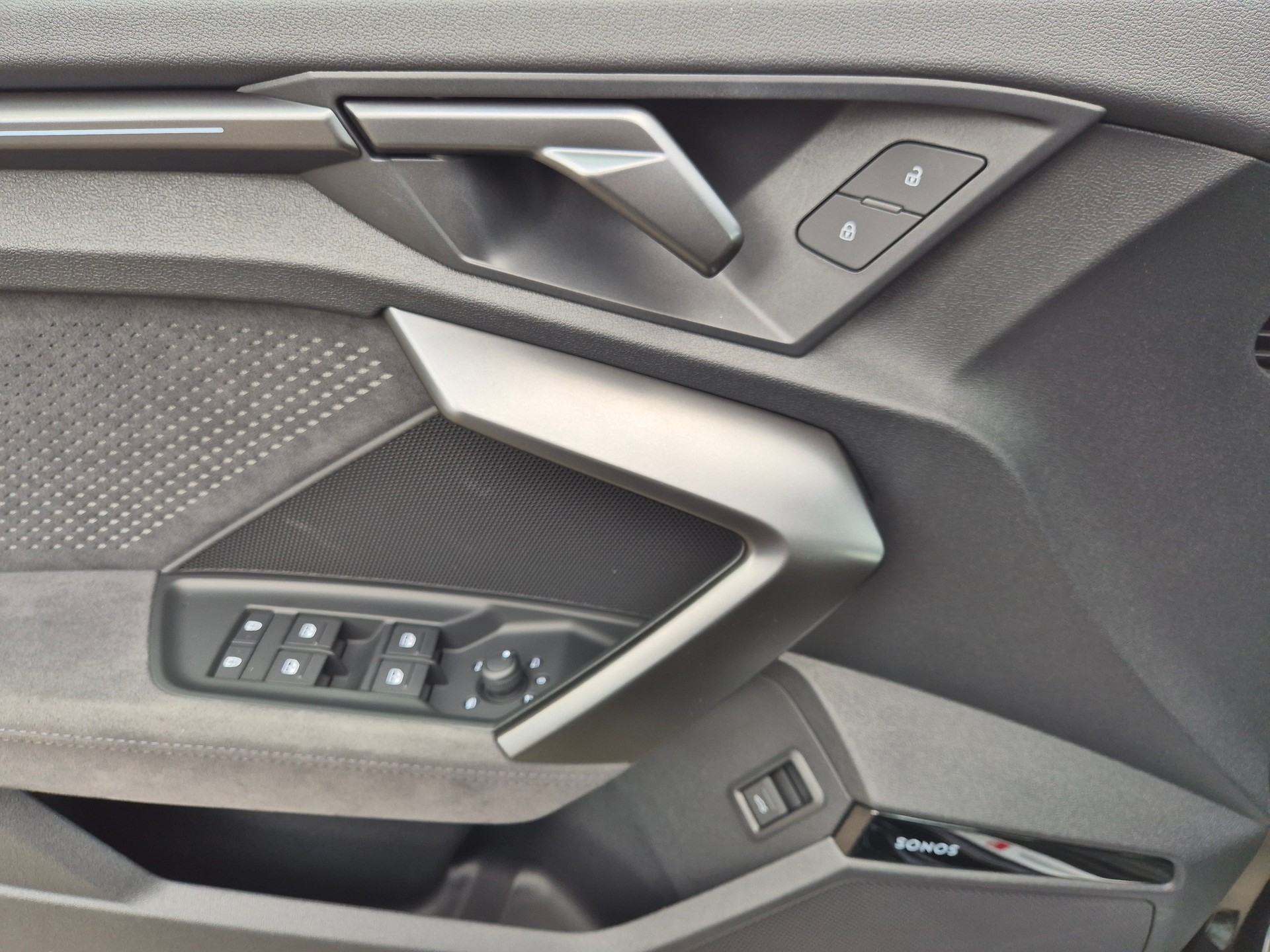 AUDI RS3 Sportback 2.5 TSI quattro S-tronic-image-14