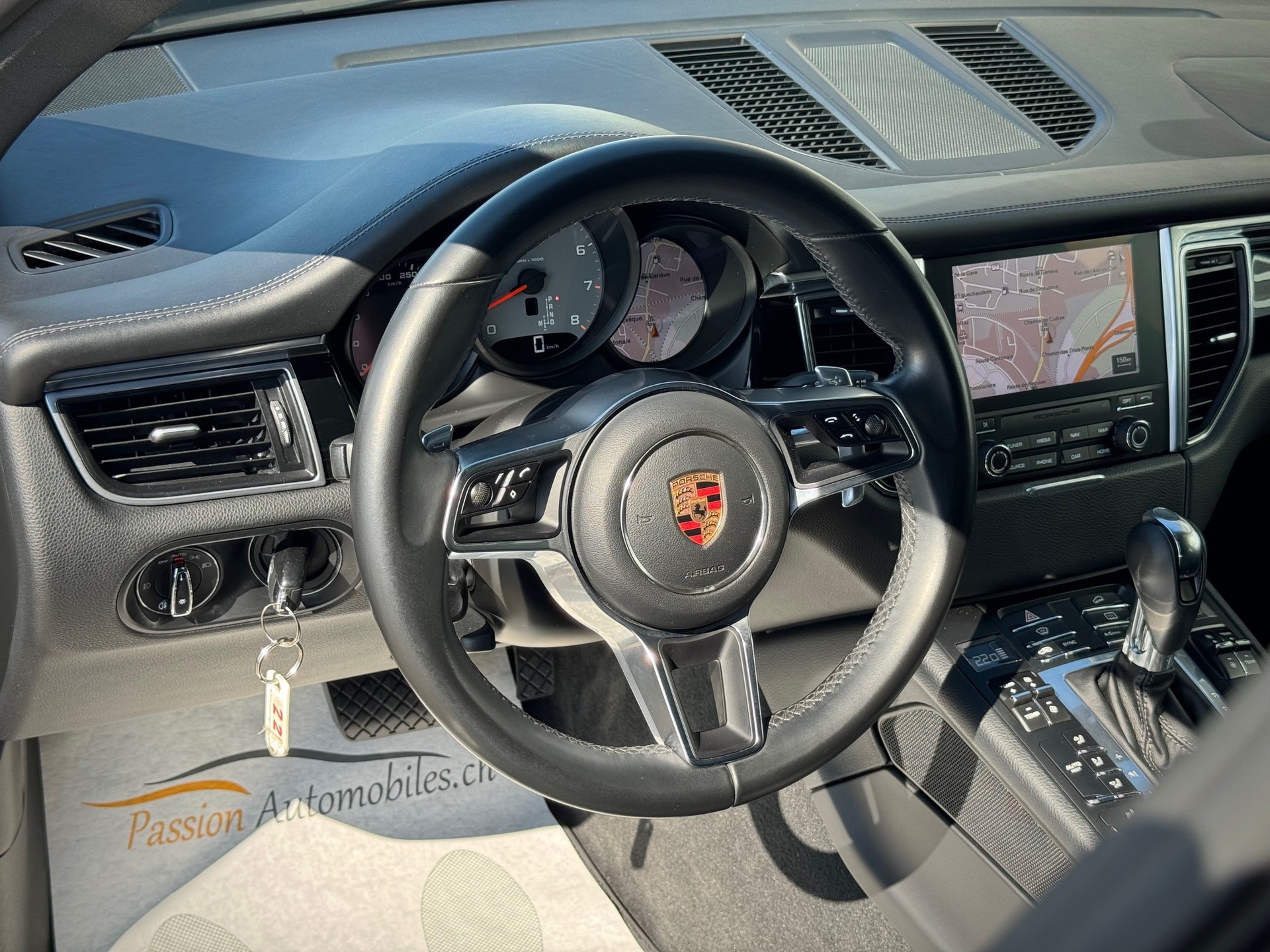 PORSCHE Macan S PDK - Véhicule Suisse (CH)-image-6