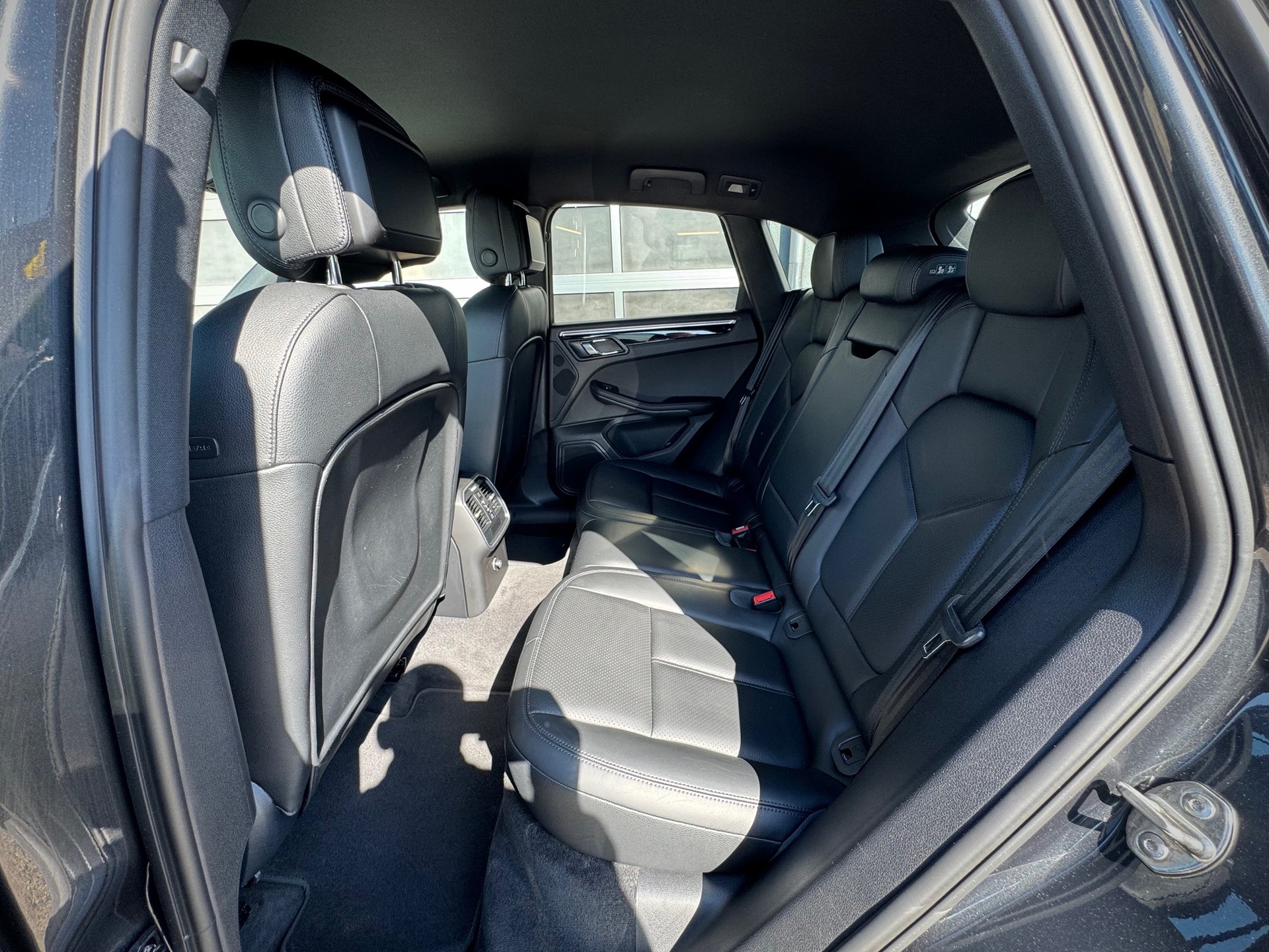 PORSCHE Macan S PDK - Véhicule Suisse (CH)-image-8