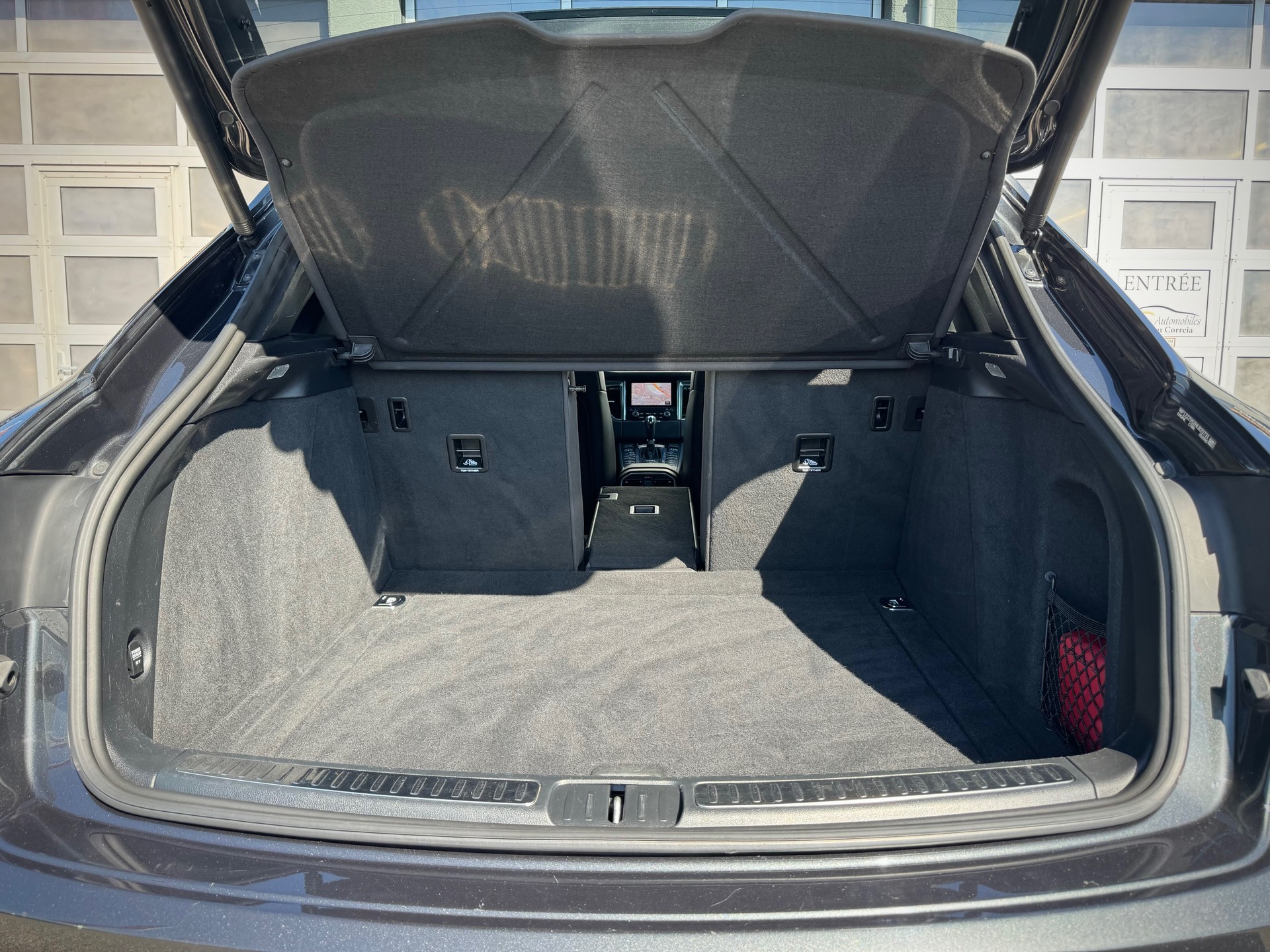 PORSCHE Macan S PDK - Véhicule Suisse (CH)-image-15