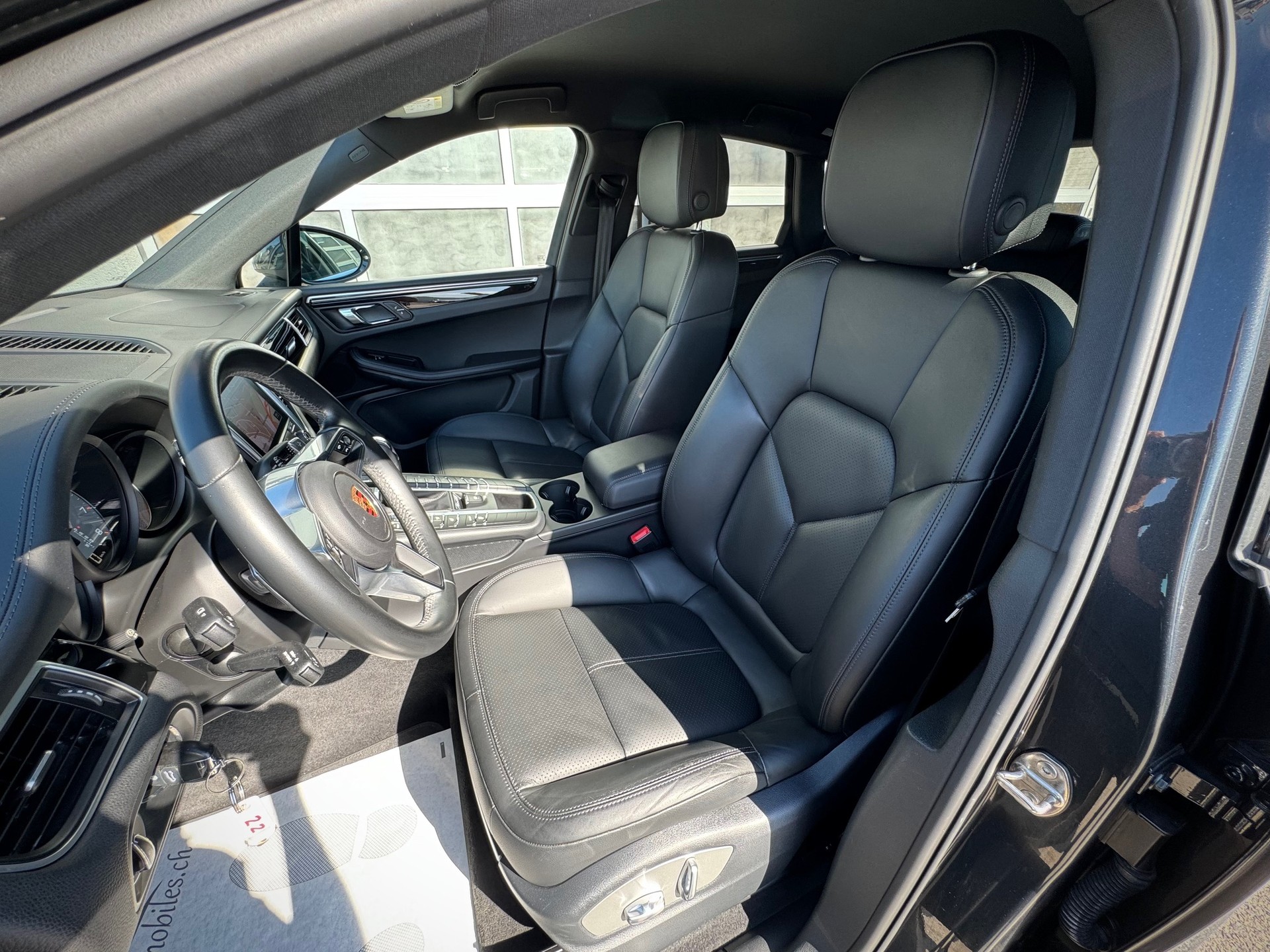 PORSCHE Macan S PDK - Véhicule Suisse (CH)-image-7