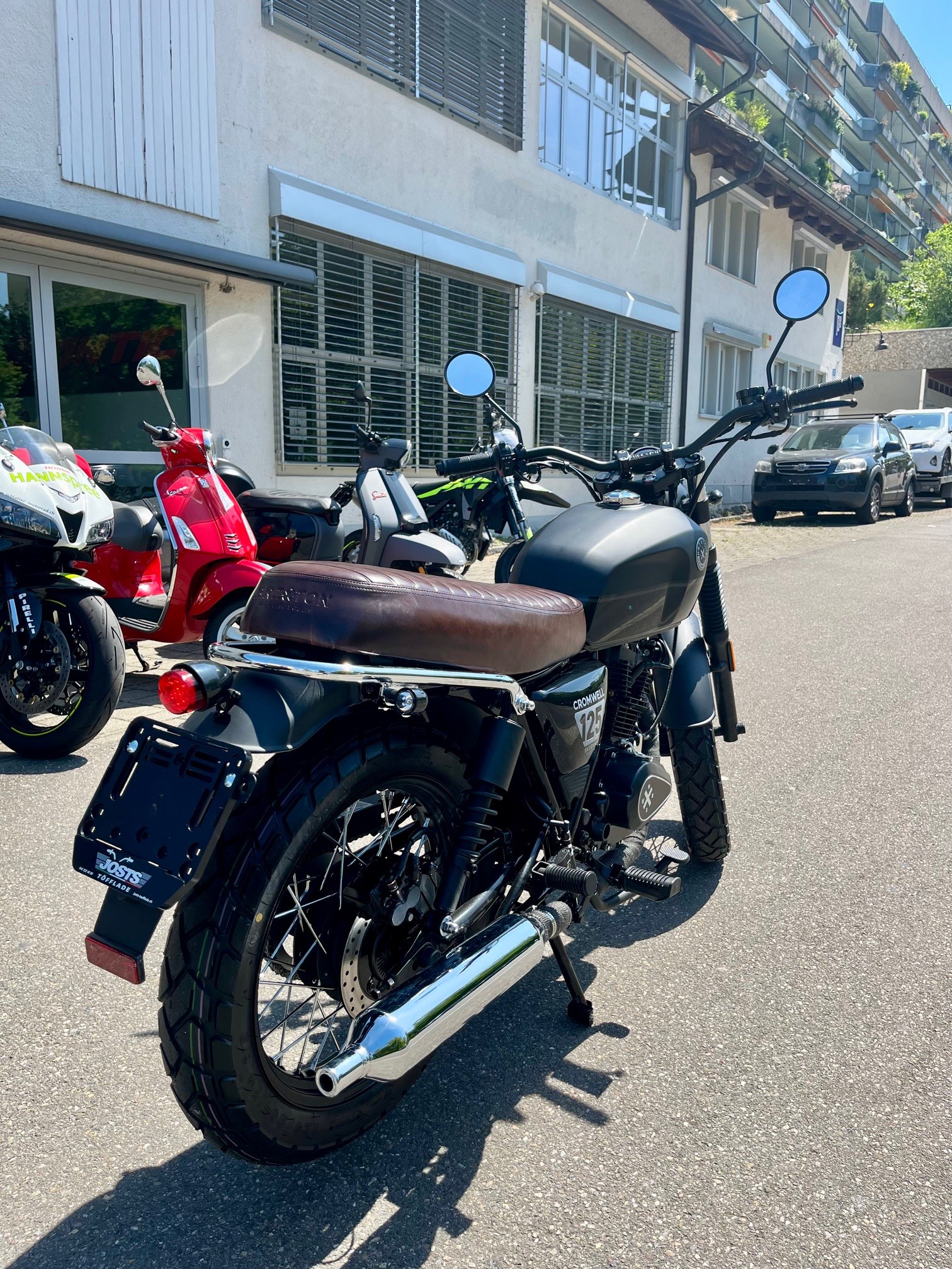 BRIXTON Cromwell 125 ABS - GRATIS LIEFERUNG*-showroom-element-3