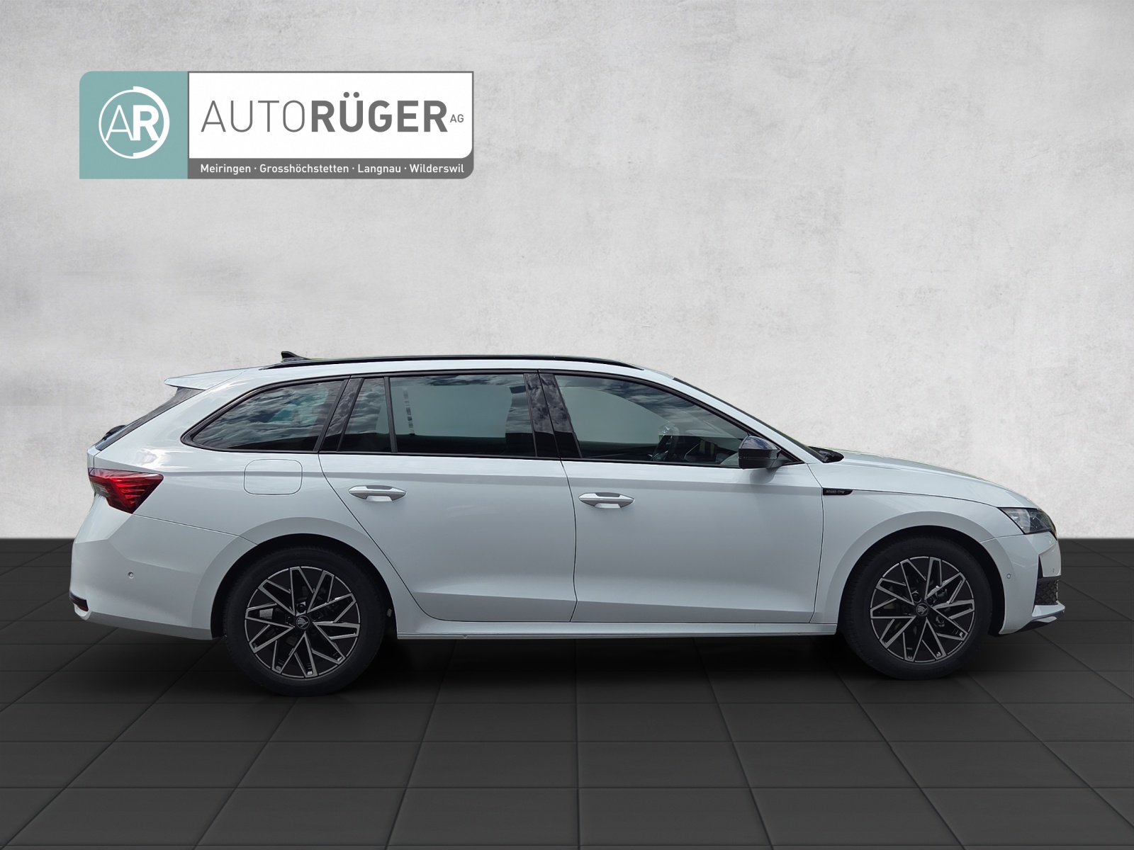 SKODA Octavia Combi 1.5 TSI mHEV DSG Sport Line-image-6