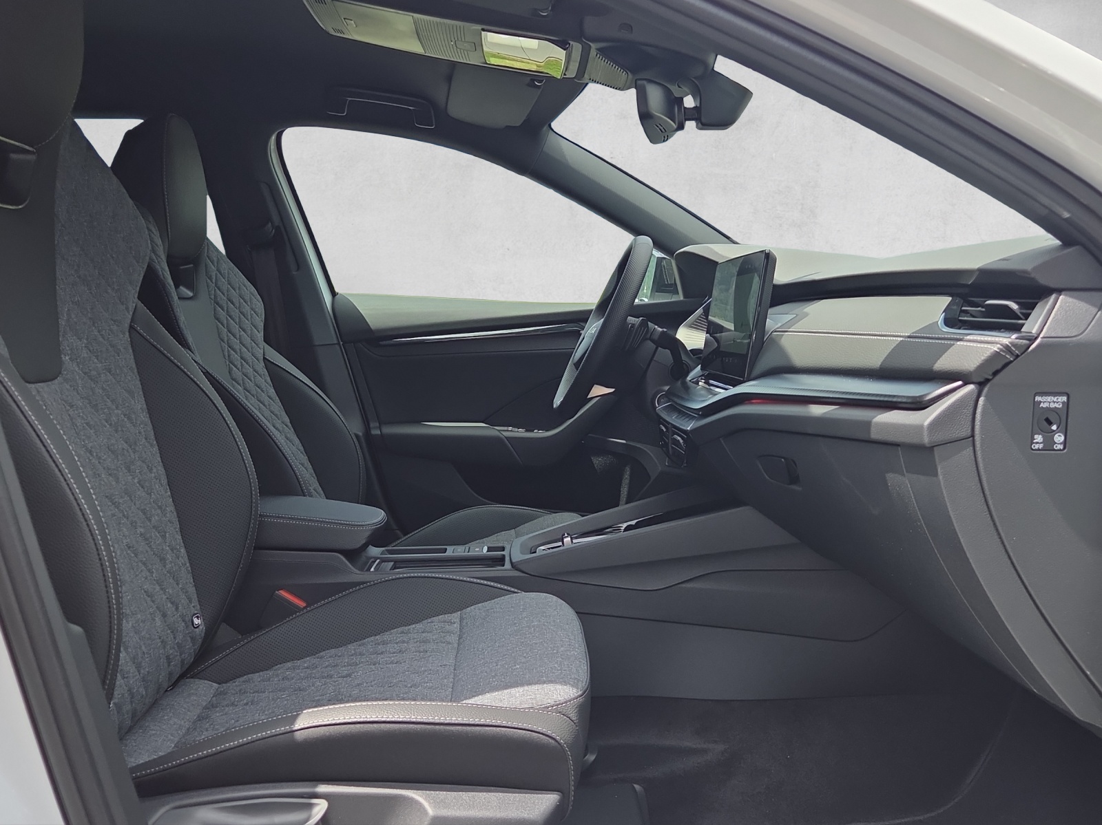 SKODA Octavia Combi 1.5 TSI mHEV DSG Sport Line-image-12