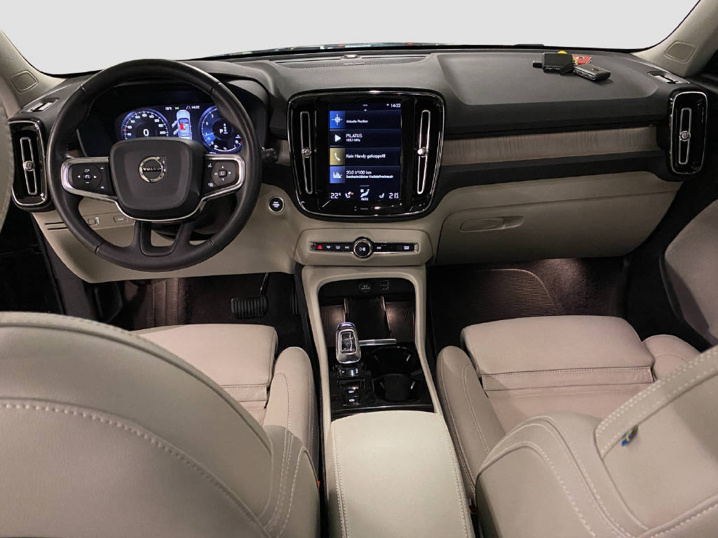VOLVO XC40 2.0 T4 Inscription AWD-image-10