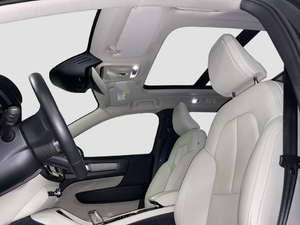 VOLVO XC40 2.0 T4 Inscription AWD-image-6
