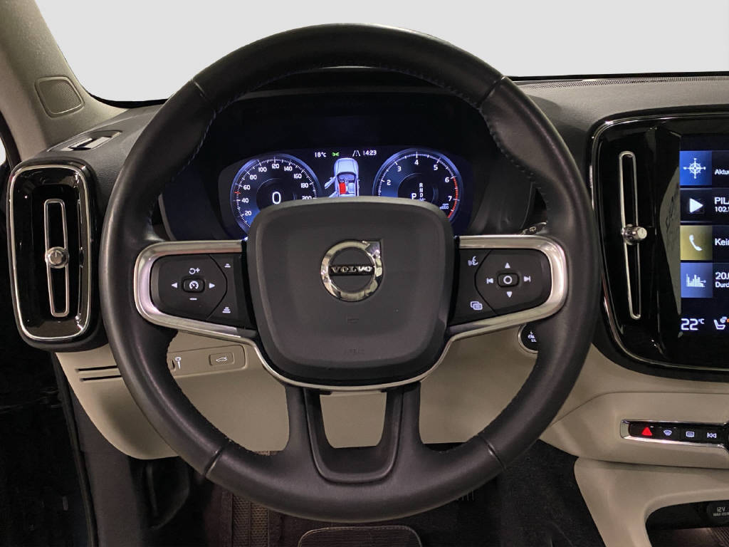 VOLVO XC40 2.0 T4 Inscription AWD-image-7