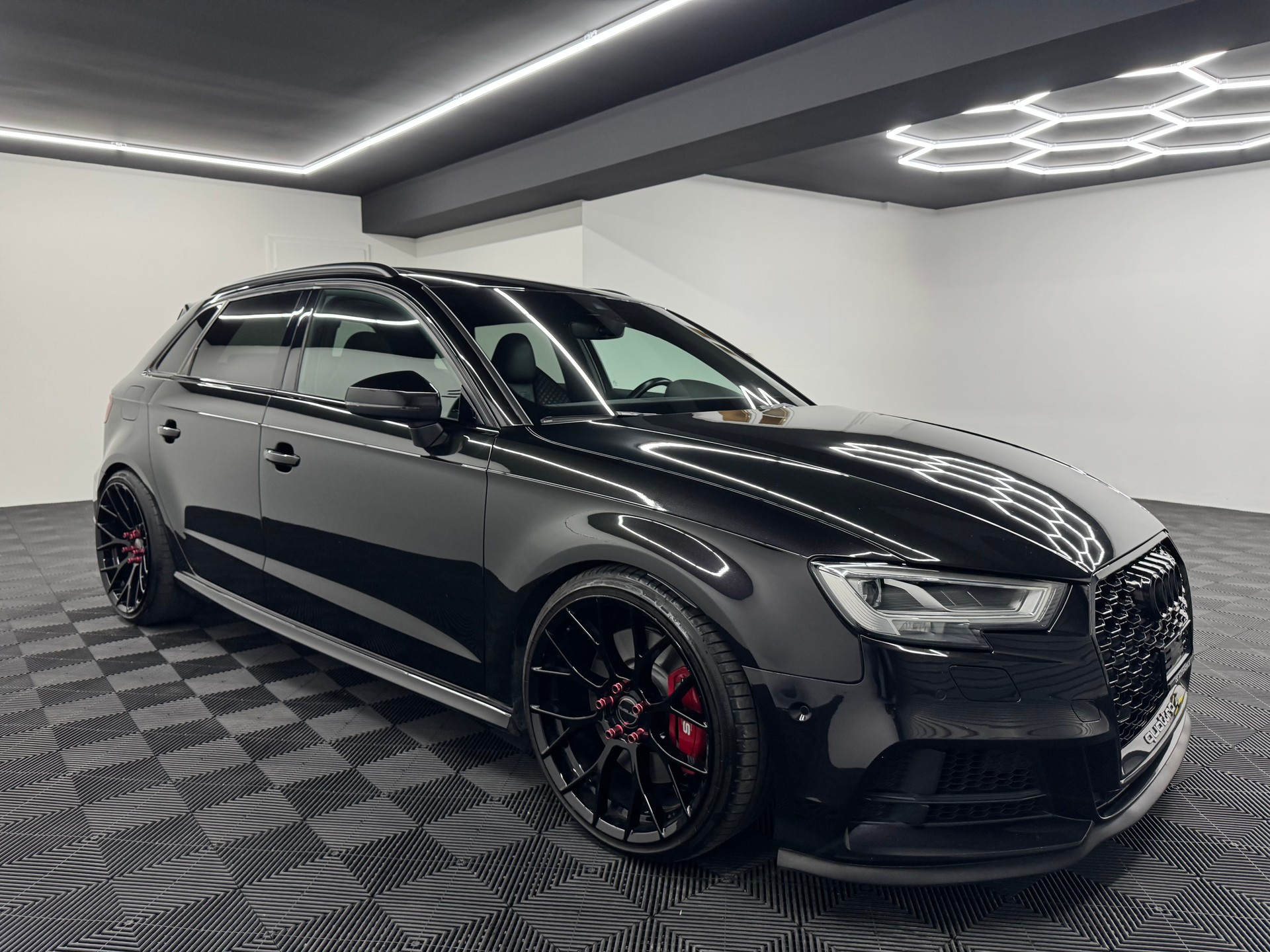 AUDI S3 Sportback 2.0 TFSI quattro S-tronic-image-9