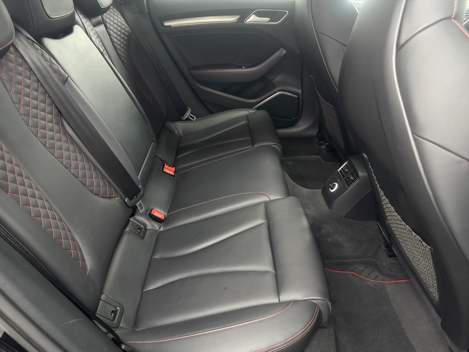 AUDI S3 Sportback 2.0 TFSI quattro S-tronic-image-20