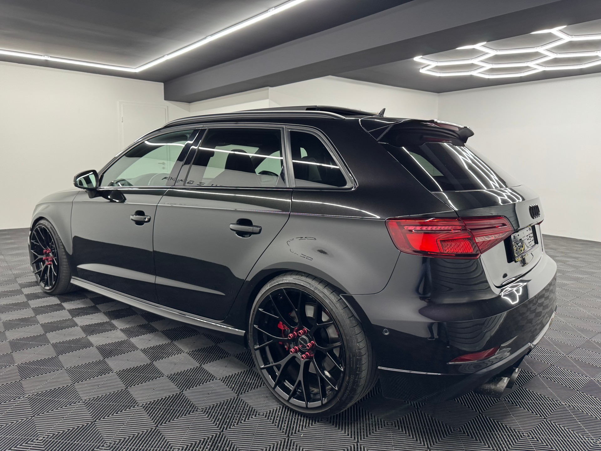 AUDI S3 Sportback 2.0 TFSI quattro S-tronic-image-4