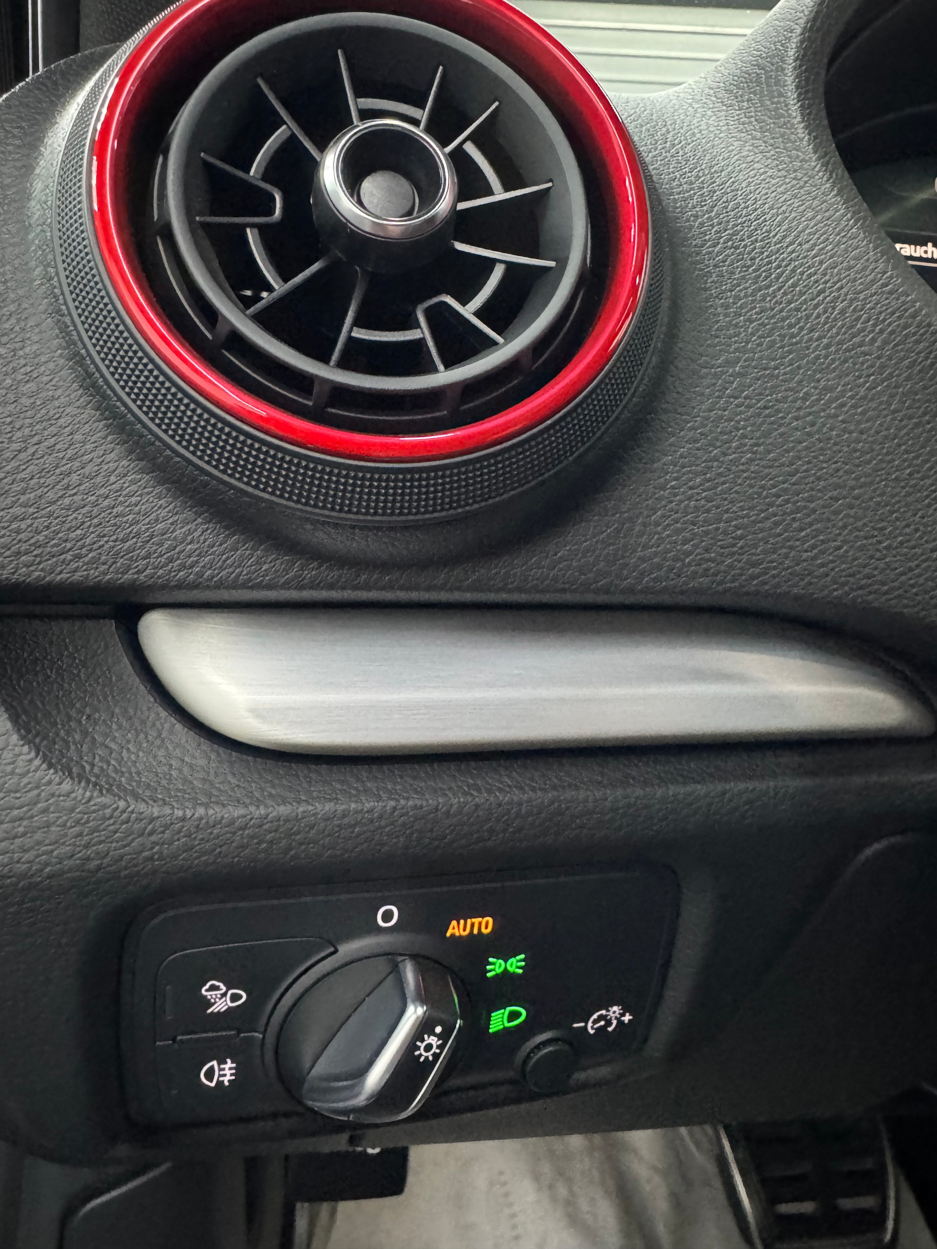 AUDI S3 Sportback 2.0 TFSI quattro S-tronic-image-27