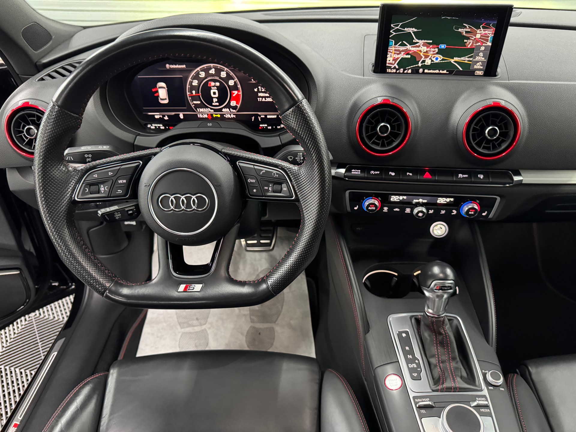 AUDI S3 Sportback 2.0 TFSI quattro S-tronic-image-18