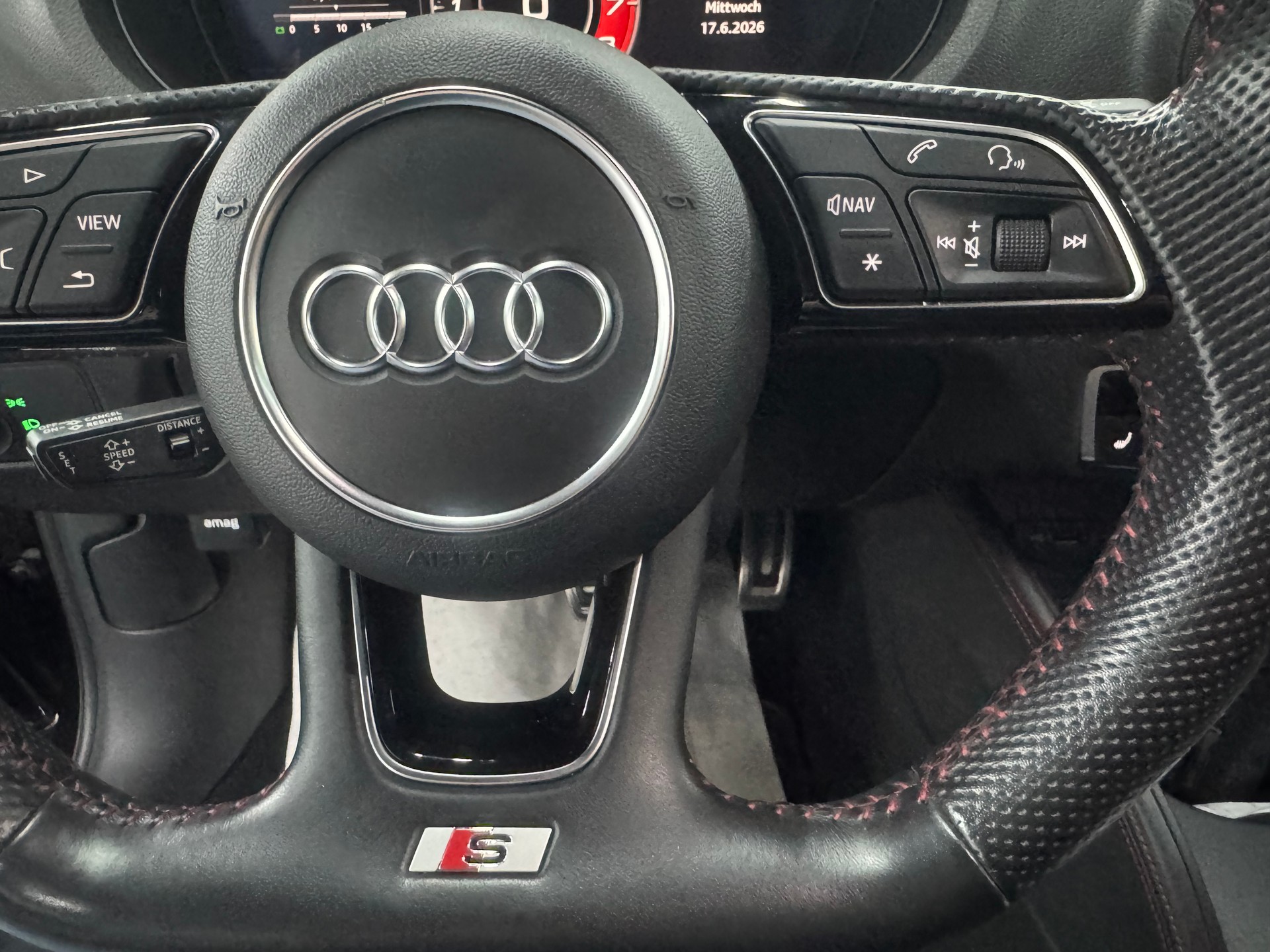 AUDI S3 Sportback 2.0 TFSI quattro S-tronic-image-25