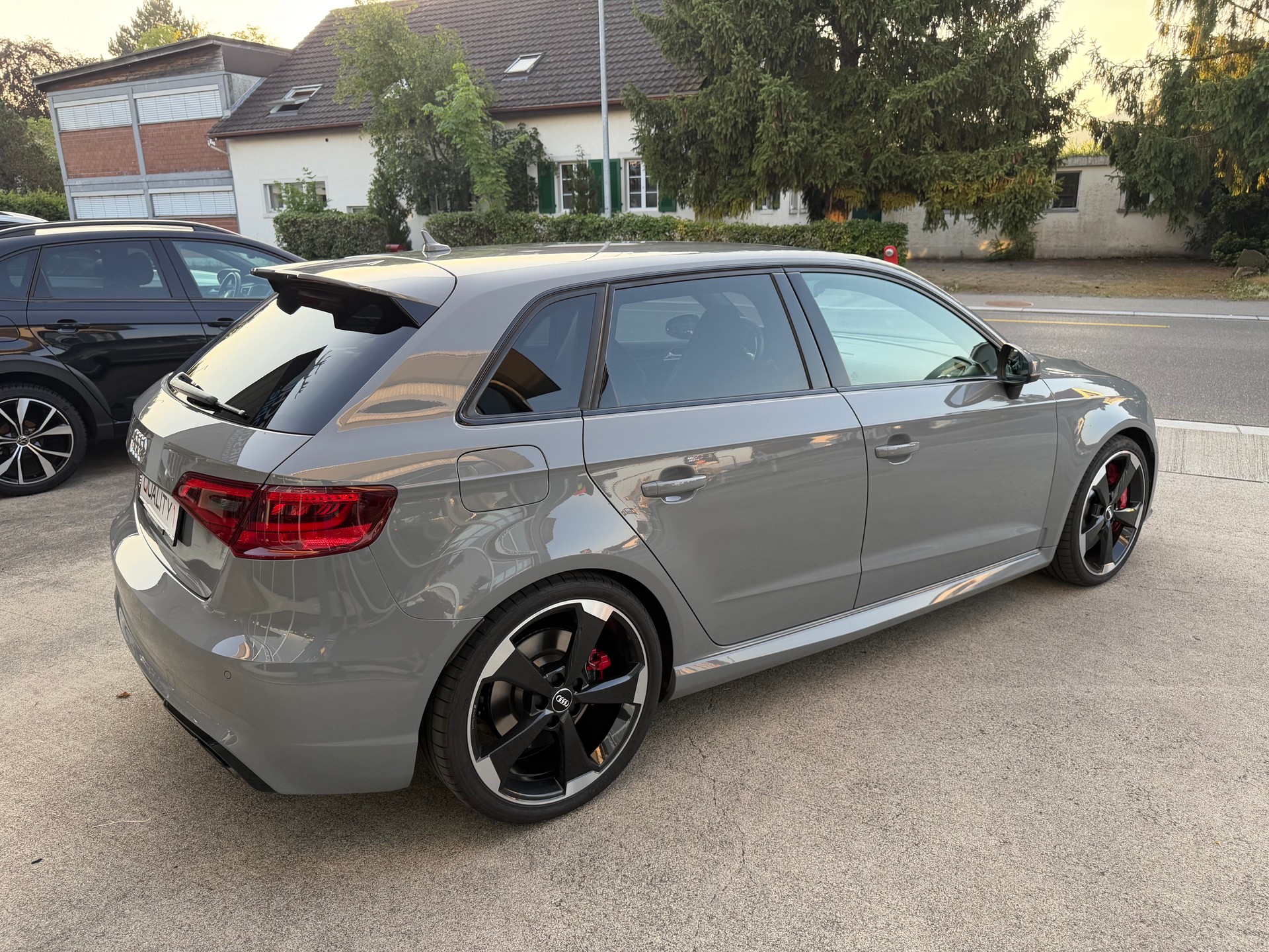 AUDI RS3 2.5 TSI quattro S-tronic-image-2