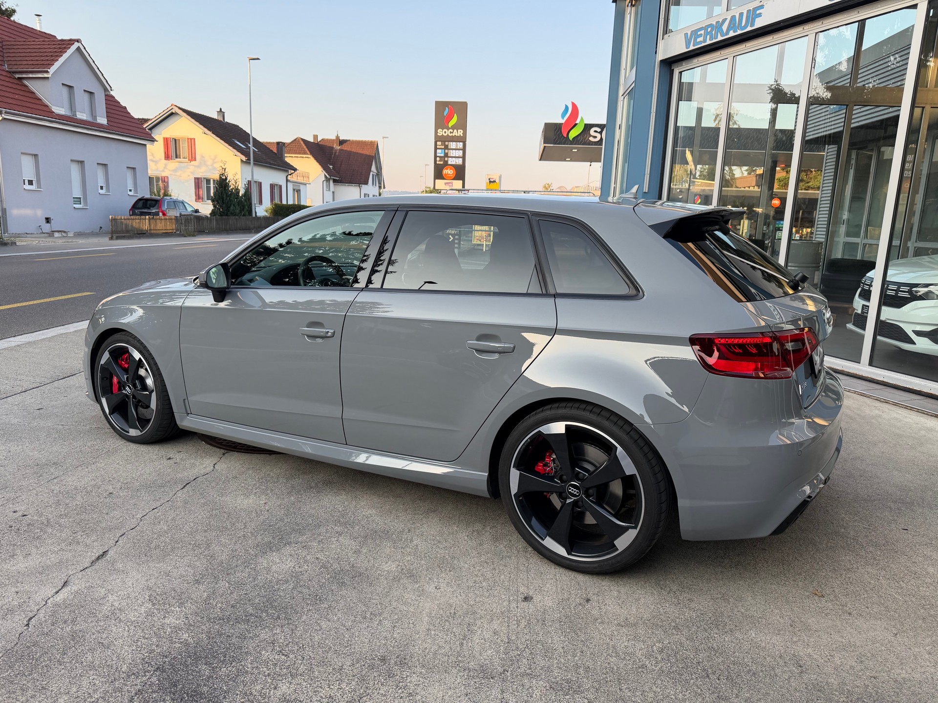 AUDI RS3 2.5 TSI quattro S-tronic-image-4