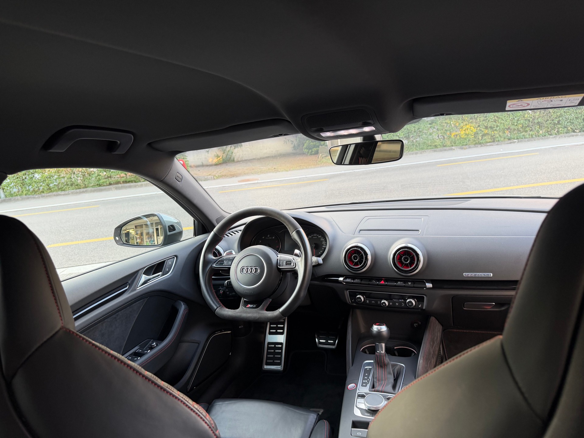 AUDI RS3 2.5 TSI quattro S-tronic-image-12