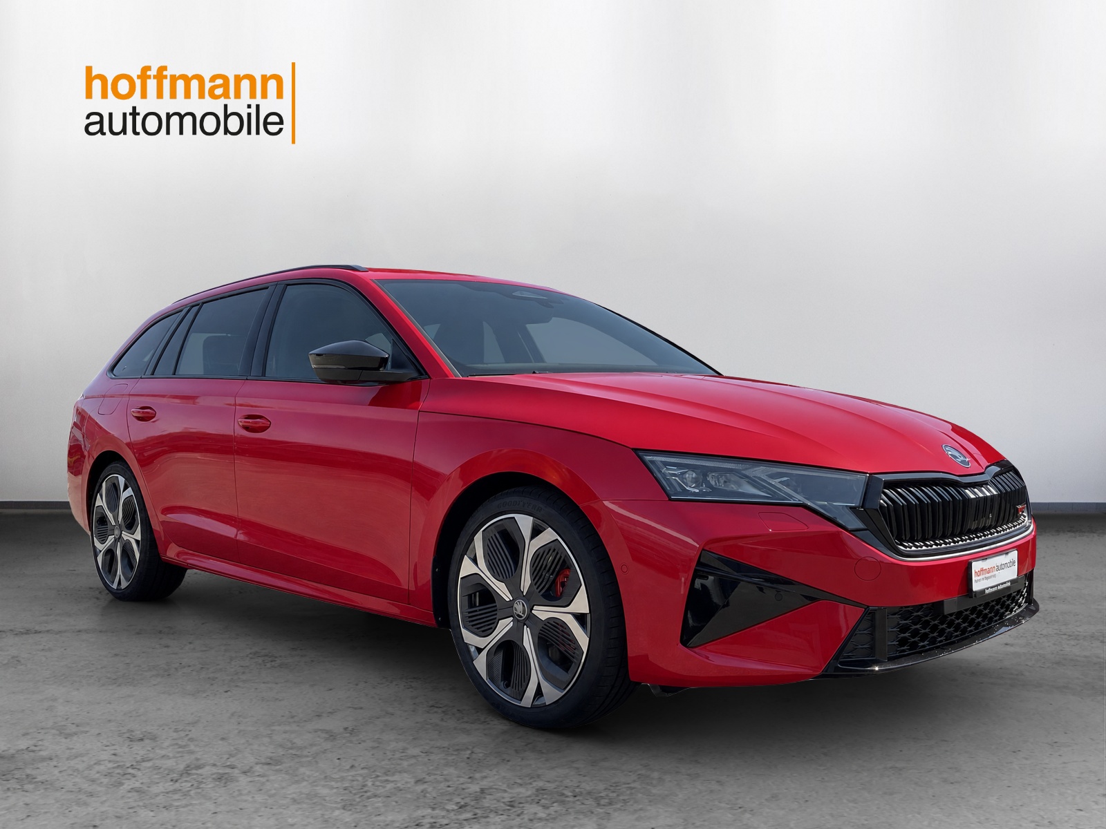 SKODA Octavia Combi 2.0 TSI DSG RS 30 Years Edition-image-2