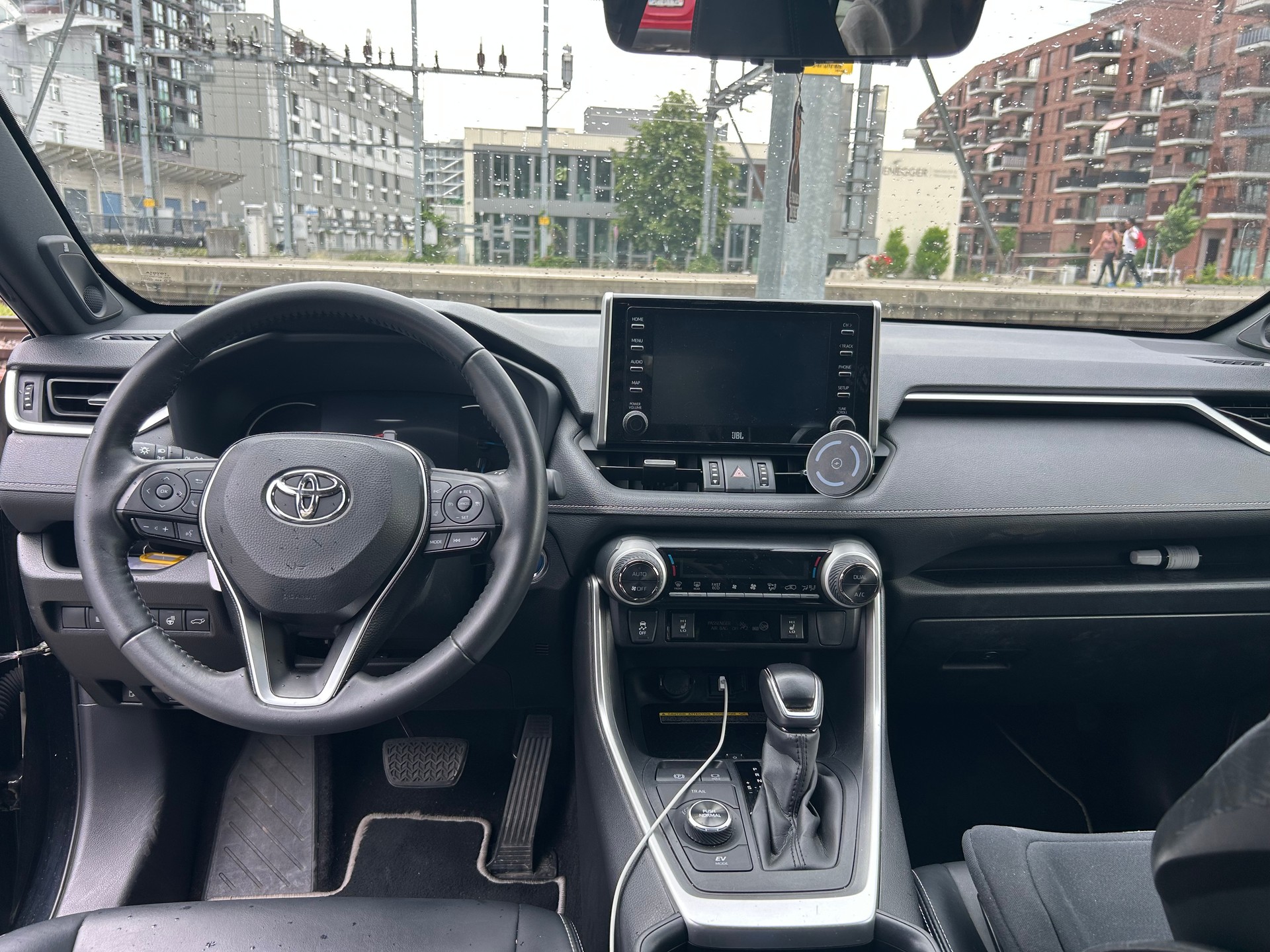 TOYOTA 2.5 HEV Black Edition-image-2