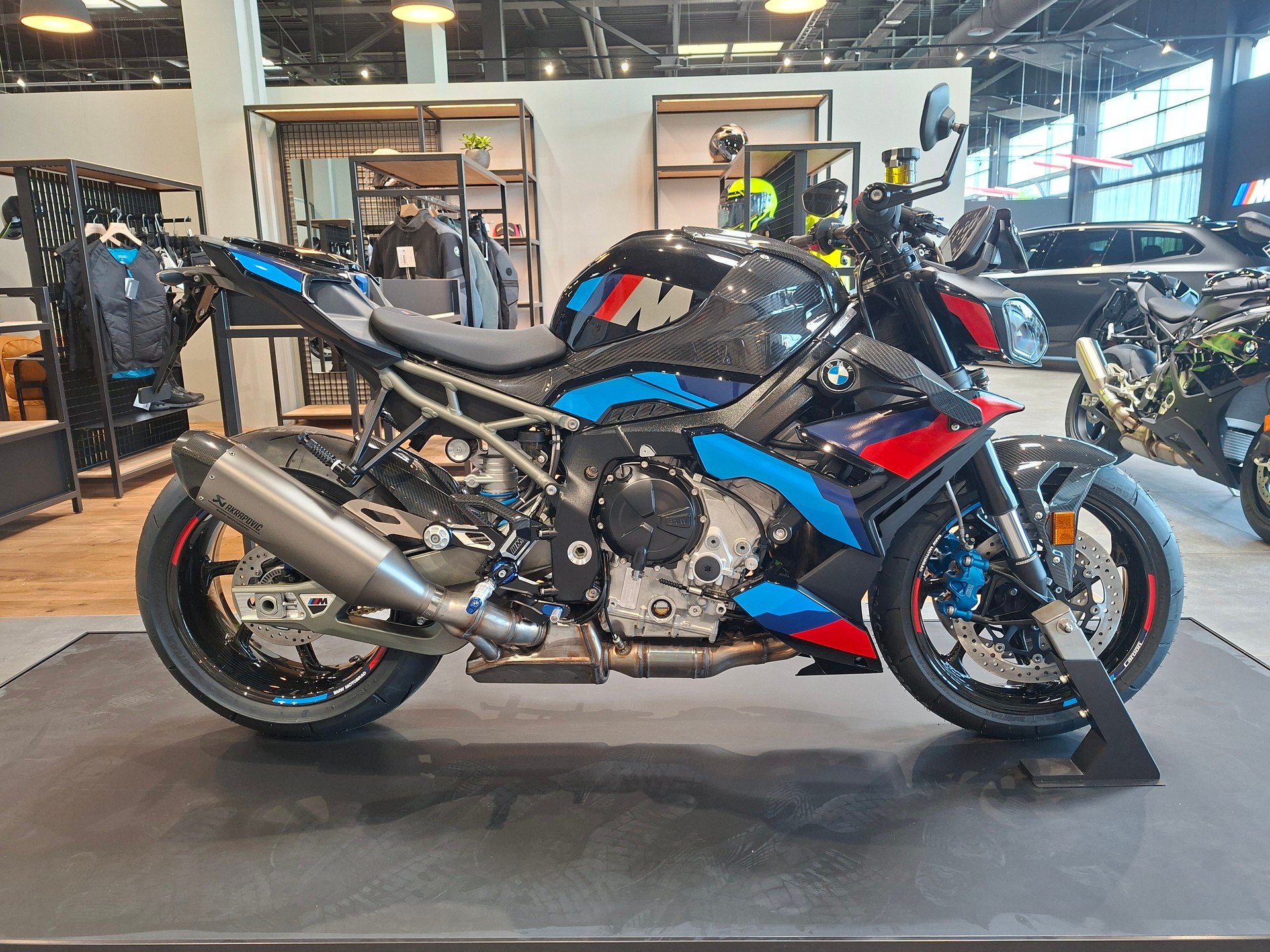 BMW M 1000 R