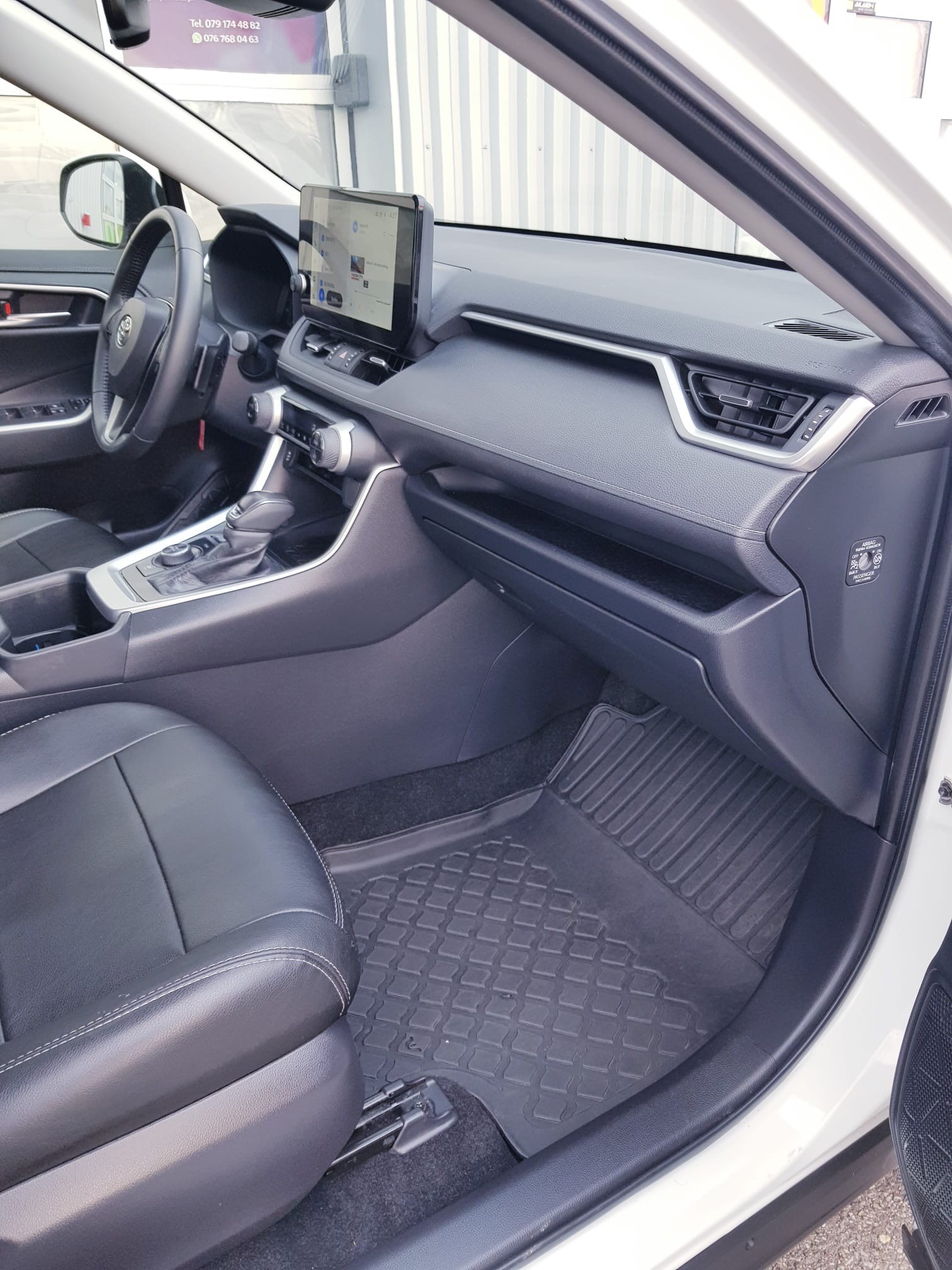 TOYOTA RAV-4 2.5 HSD Comfort e-CVT 4WD Leasing Finanzierung möglich-image-8