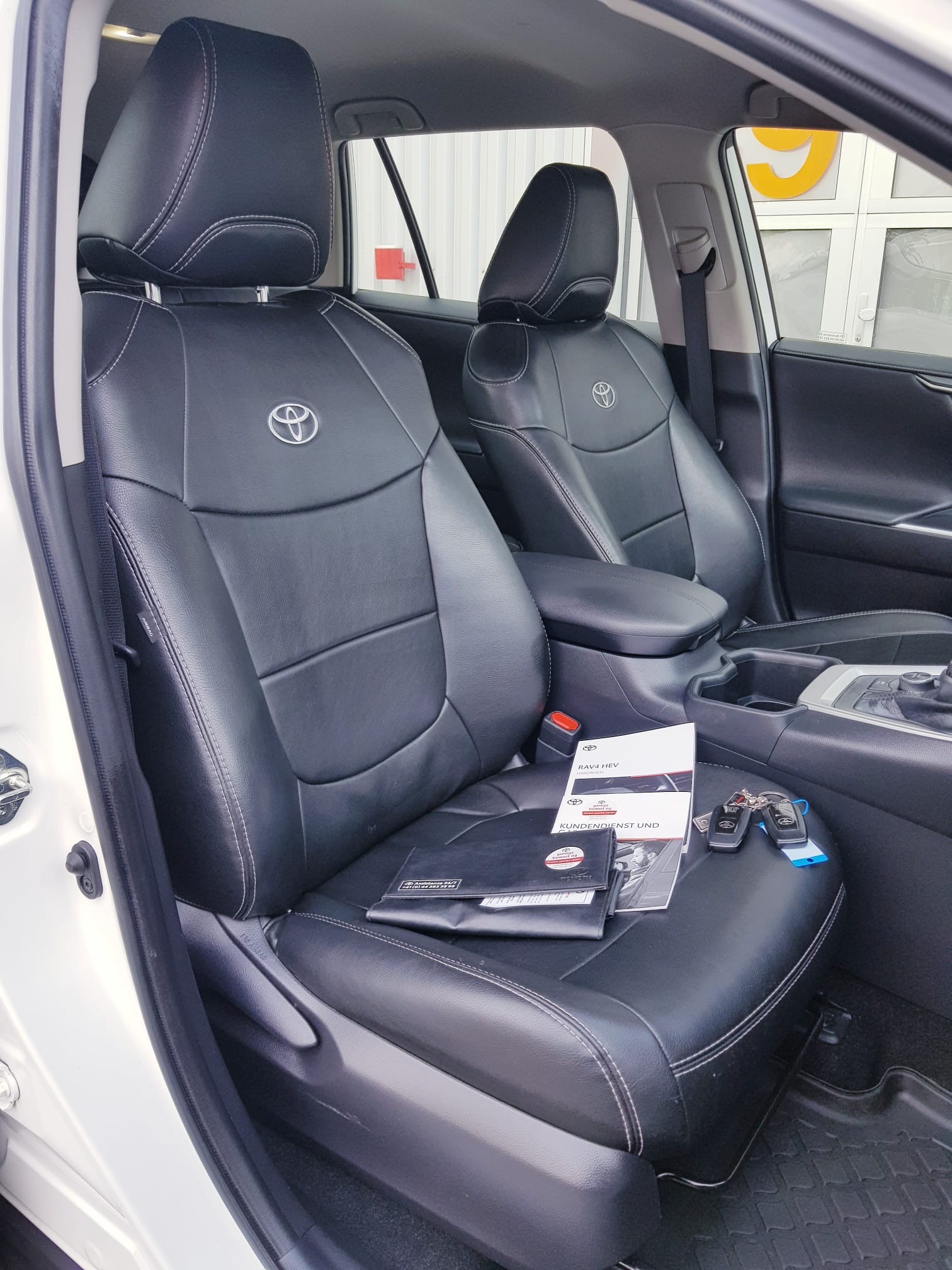 TOYOTA RAV-4 2.5 HSD Comfort e-CVT 4WD Leasing Finanzierung möglich-image-11