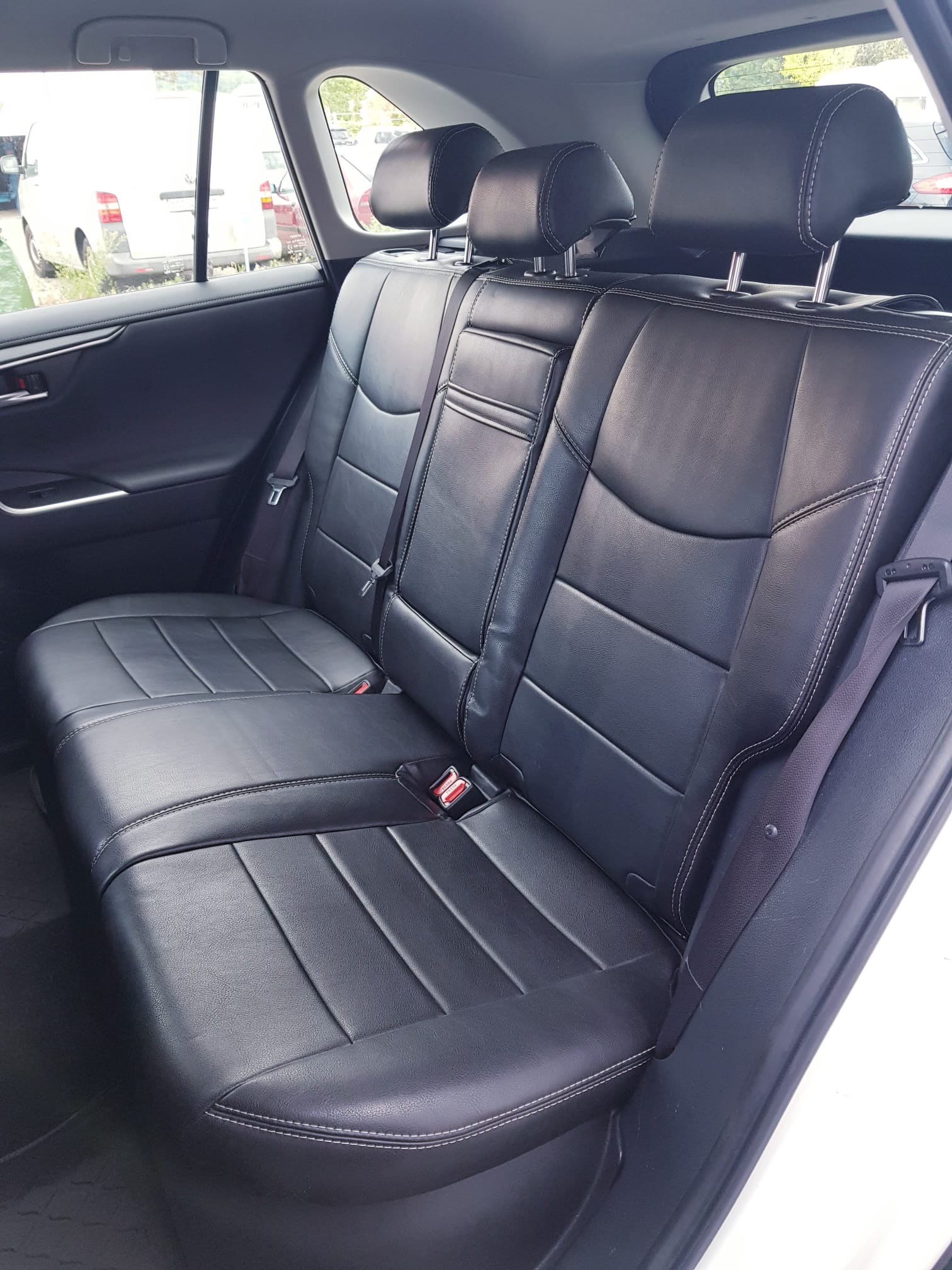 TOYOTA RAV-4 2.5 HSD Comfort e-CVT 4WD Leasing Finanzierung möglich-image-12