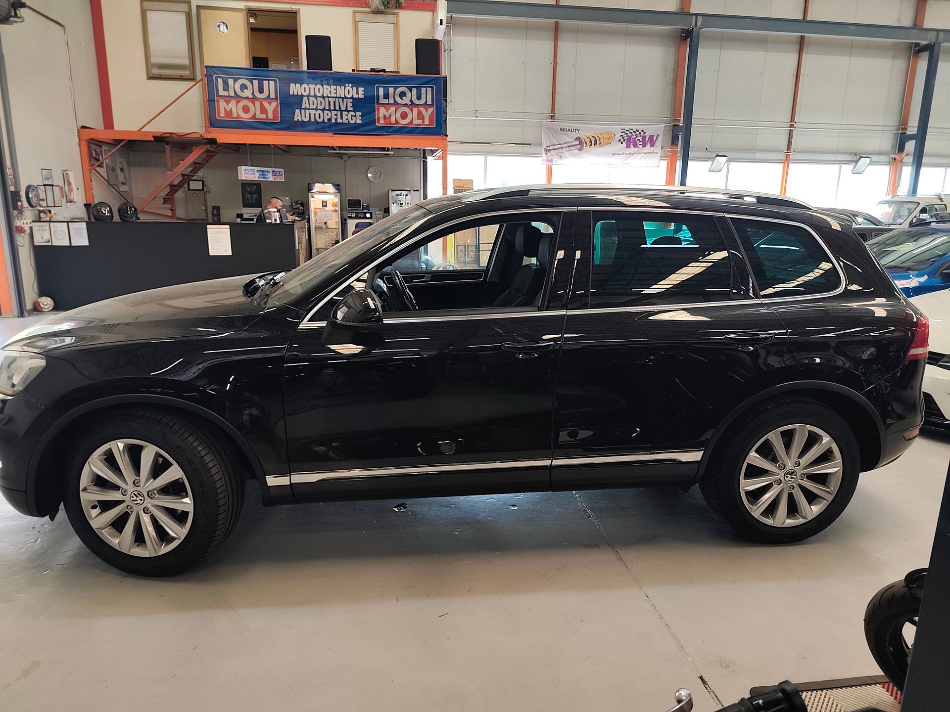 VW 3.0 V6 TDI 245 BMT Black Pearl-image-3
