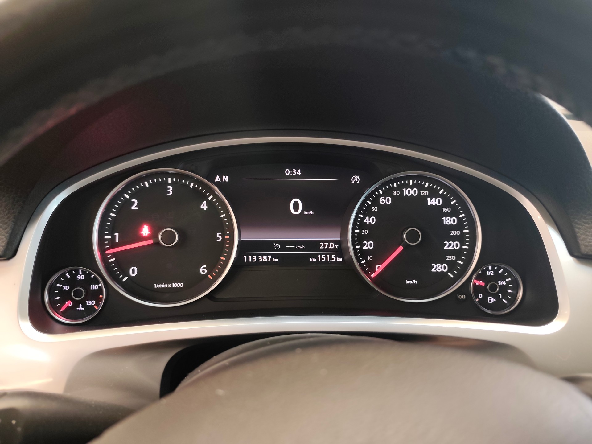 VW 3.0 V6 TDI 245 BMT Black Pearl-image-5